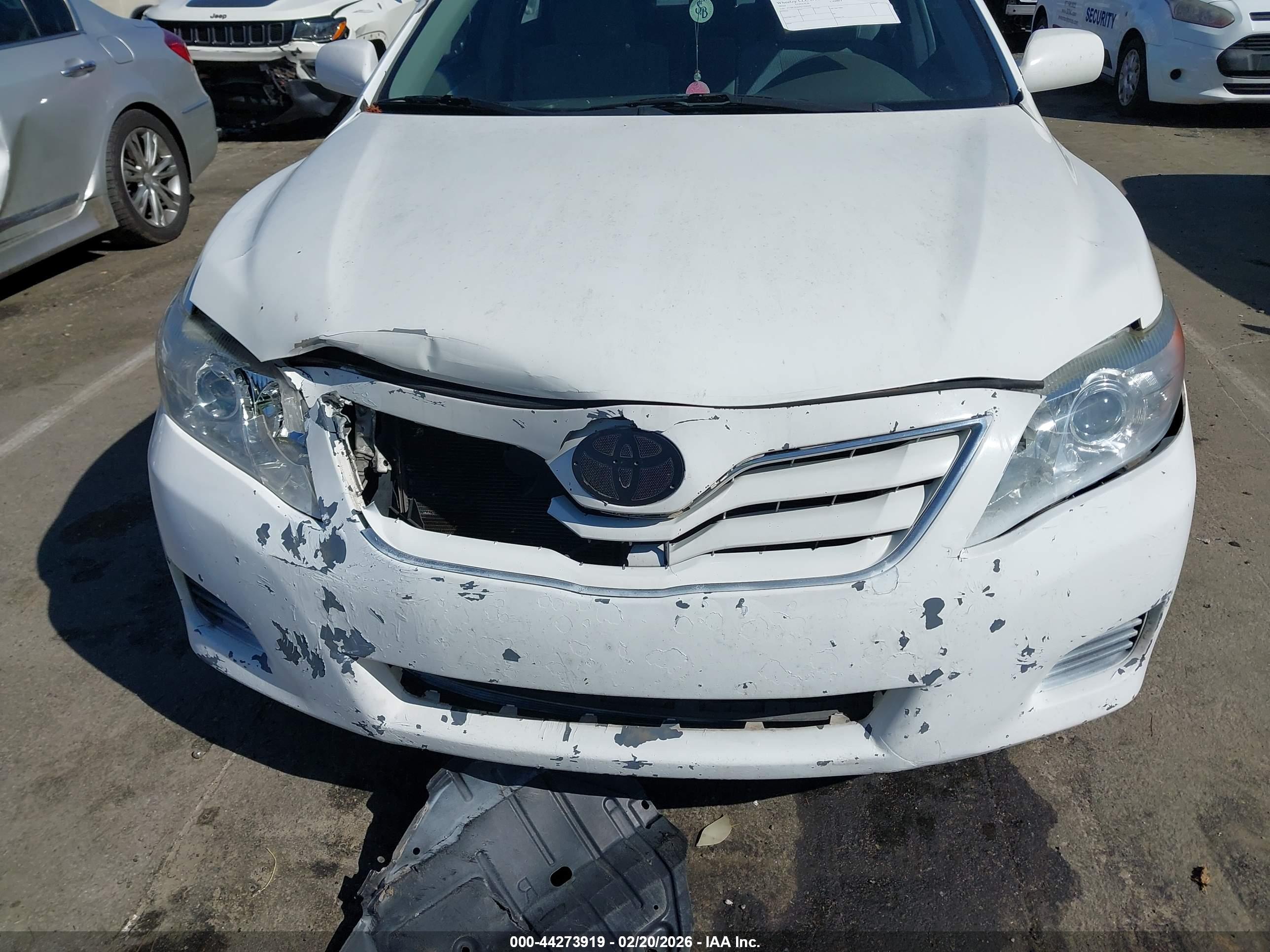 TOYOTA CAMRY image 6