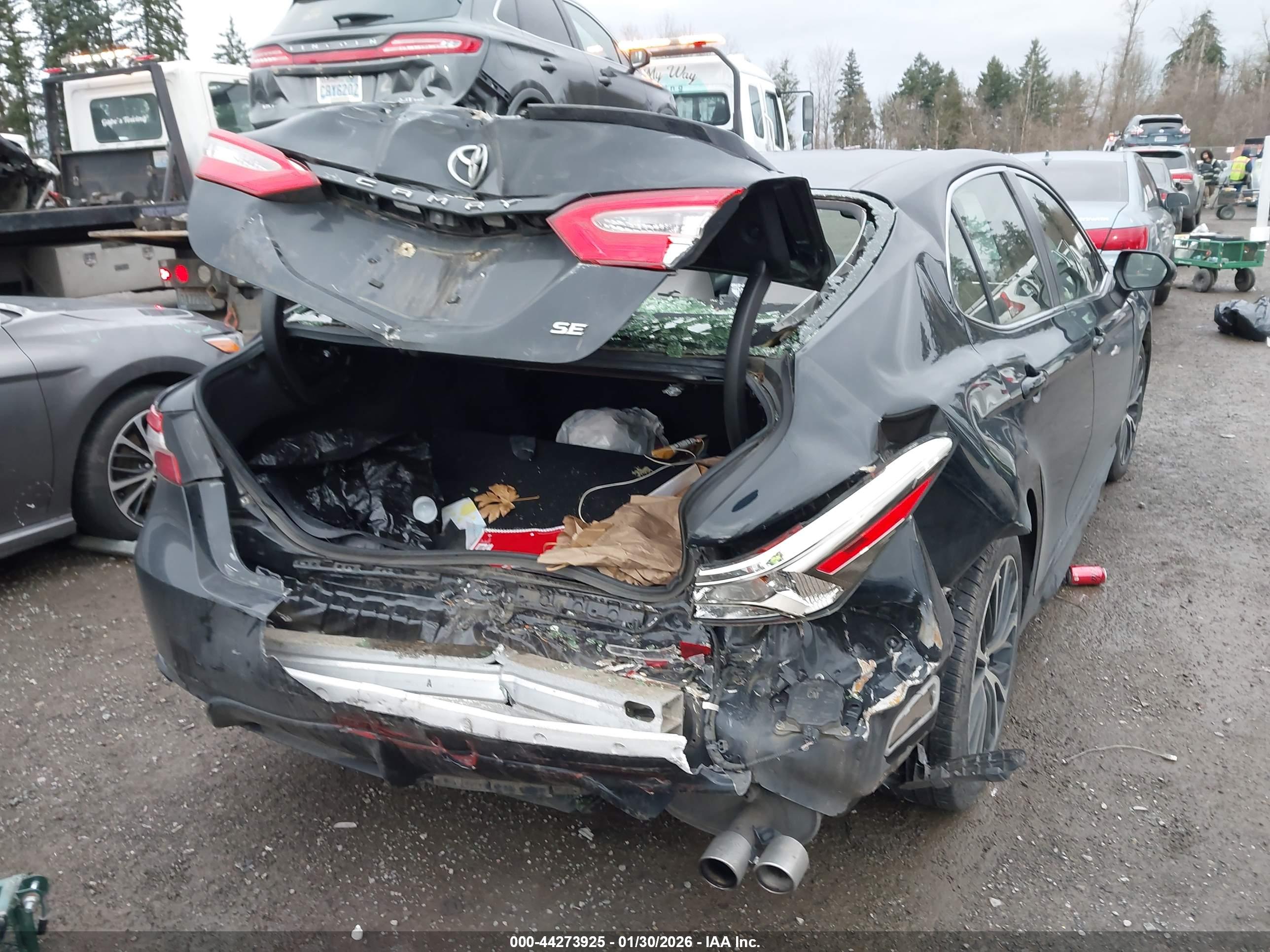 TOYOTA CAMRY image 4