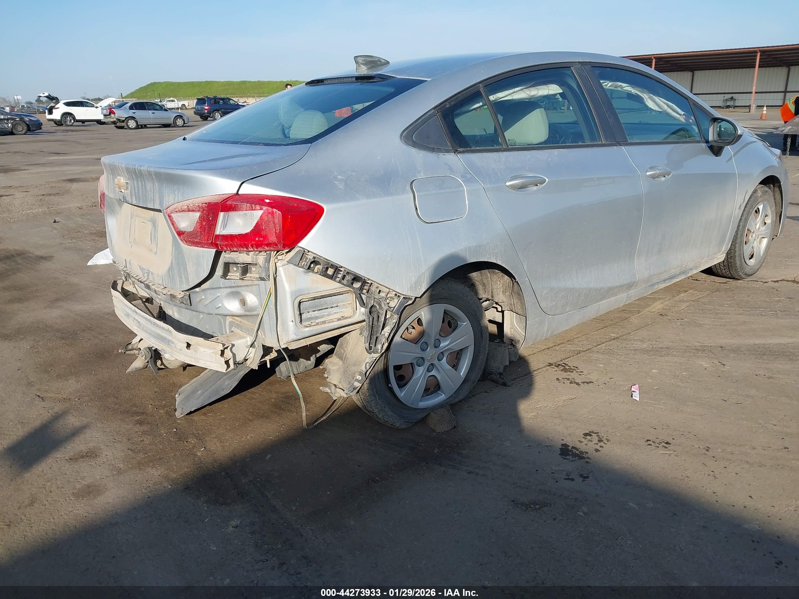 CHEVROLET CRUZE image 4