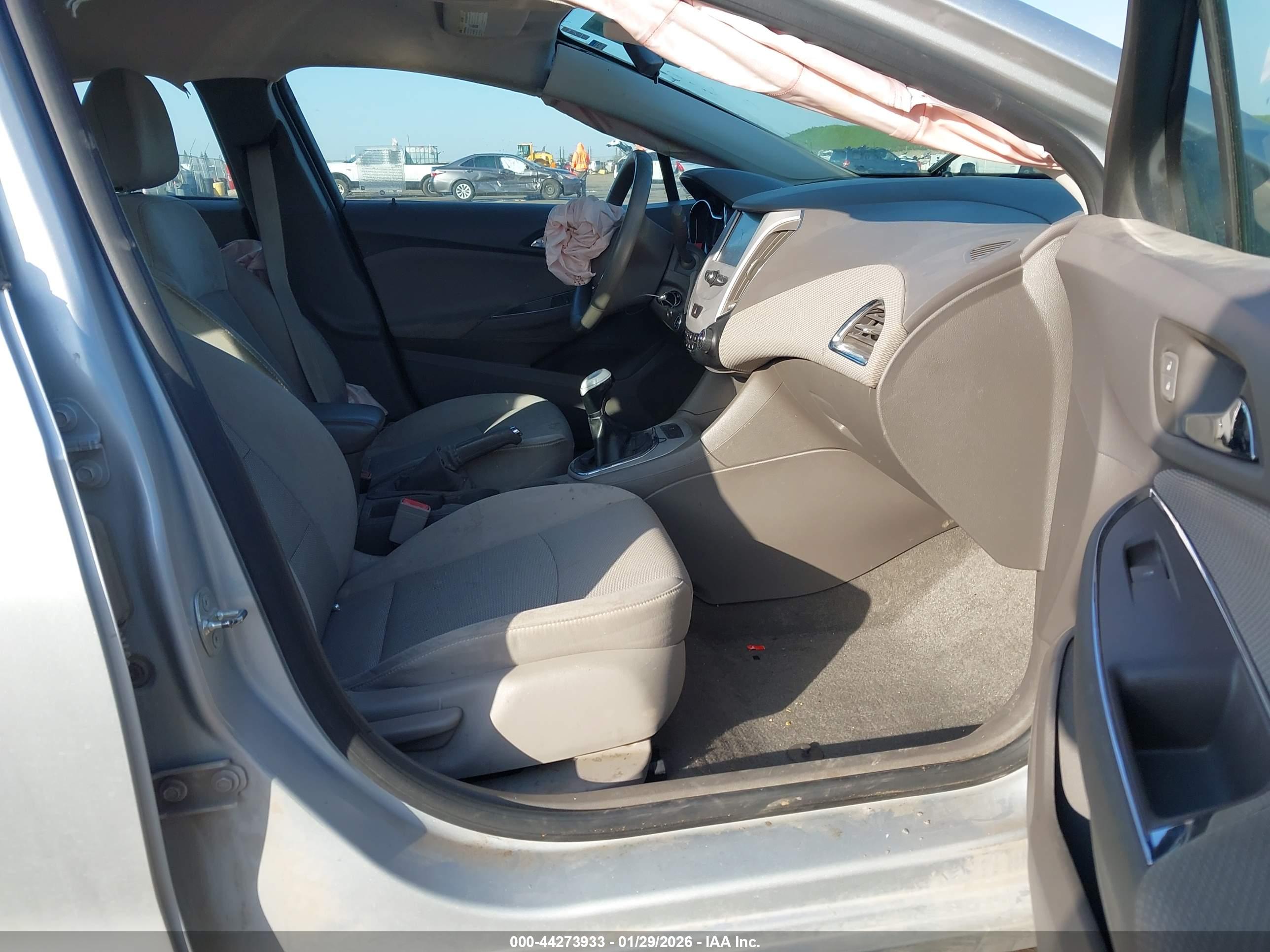 CHEVROLET CRUZE image 5