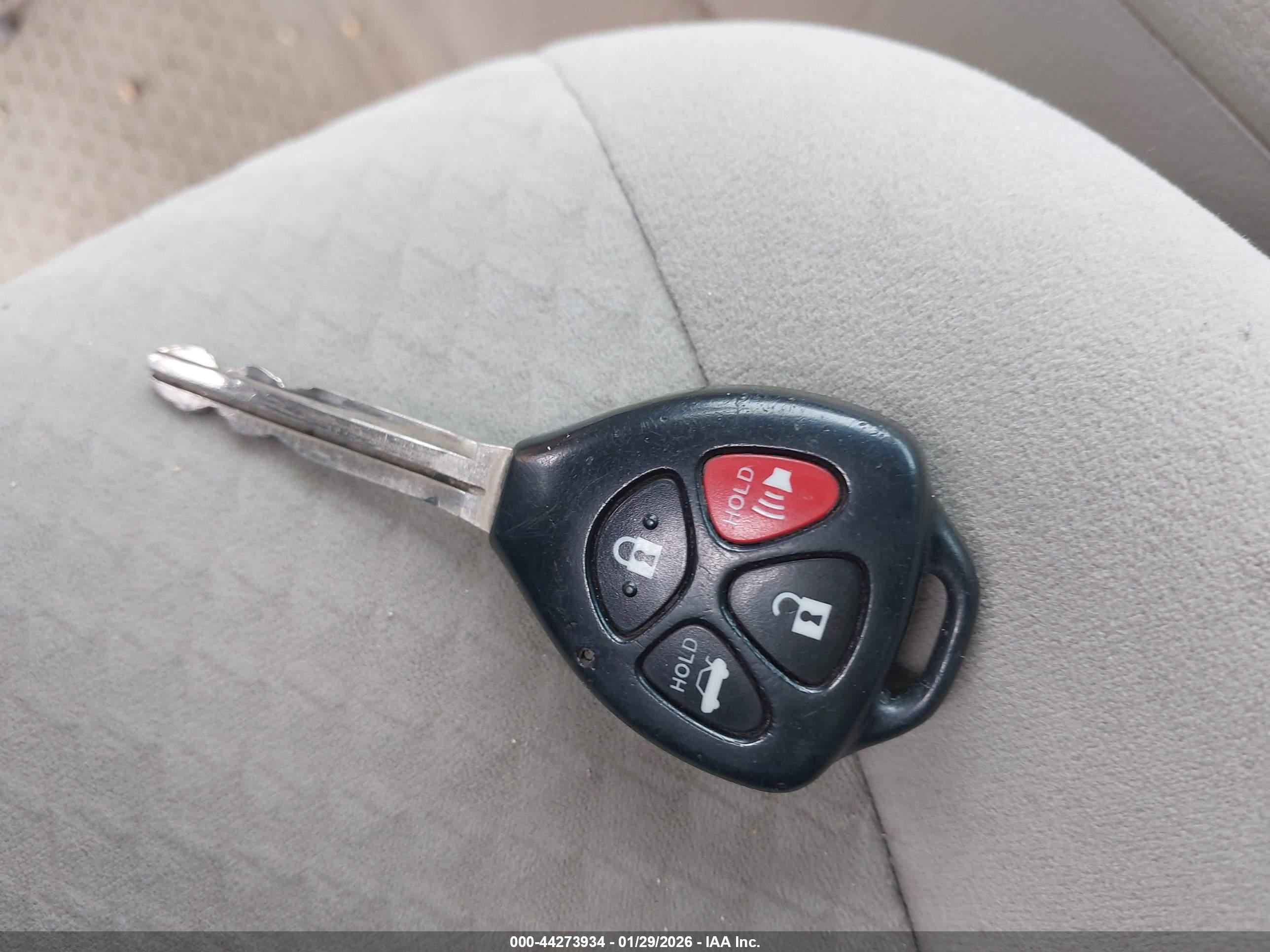 TOYOTA CAMRY image 11