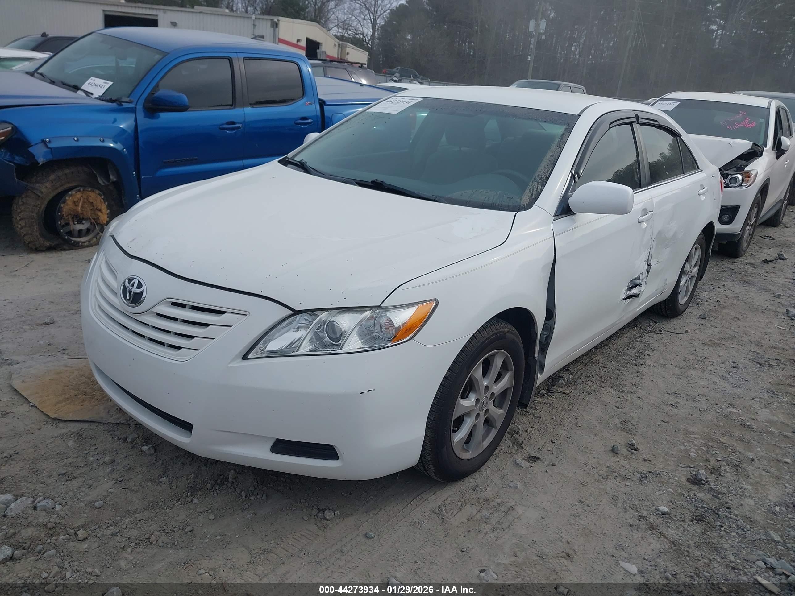 TOYOTA CAMRY image 2