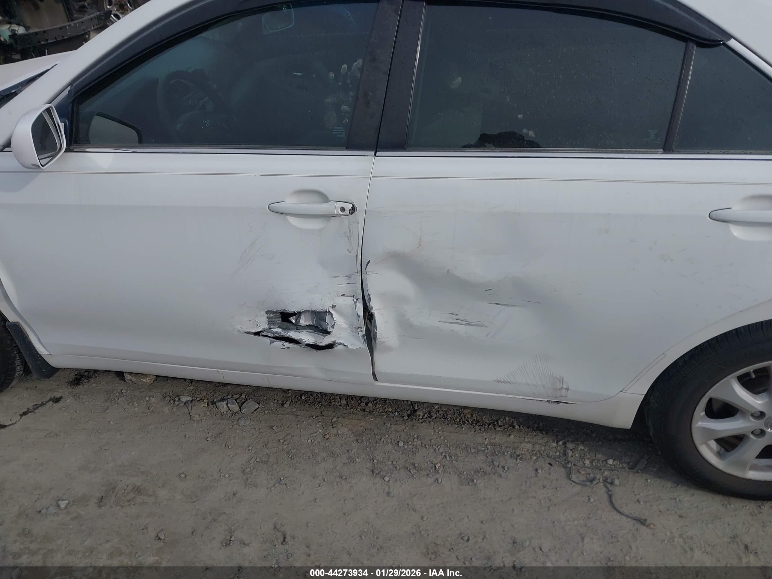 TOYOTA CAMRY image 6