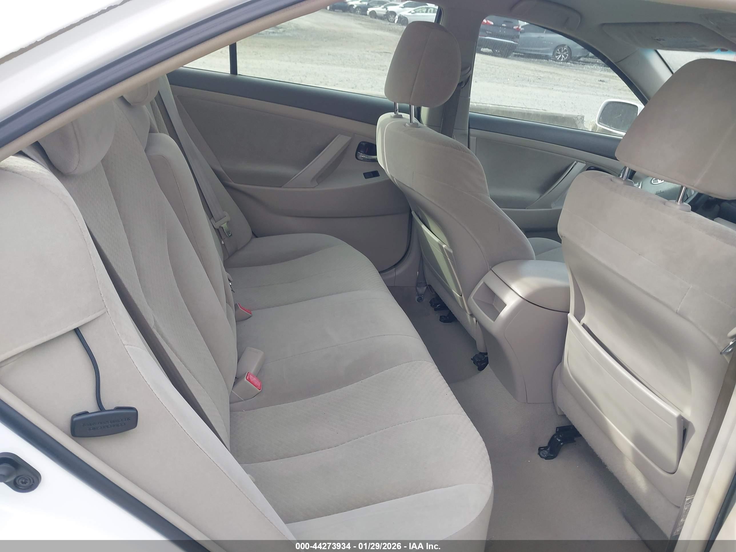 TOYOTA CAMRY image 8
