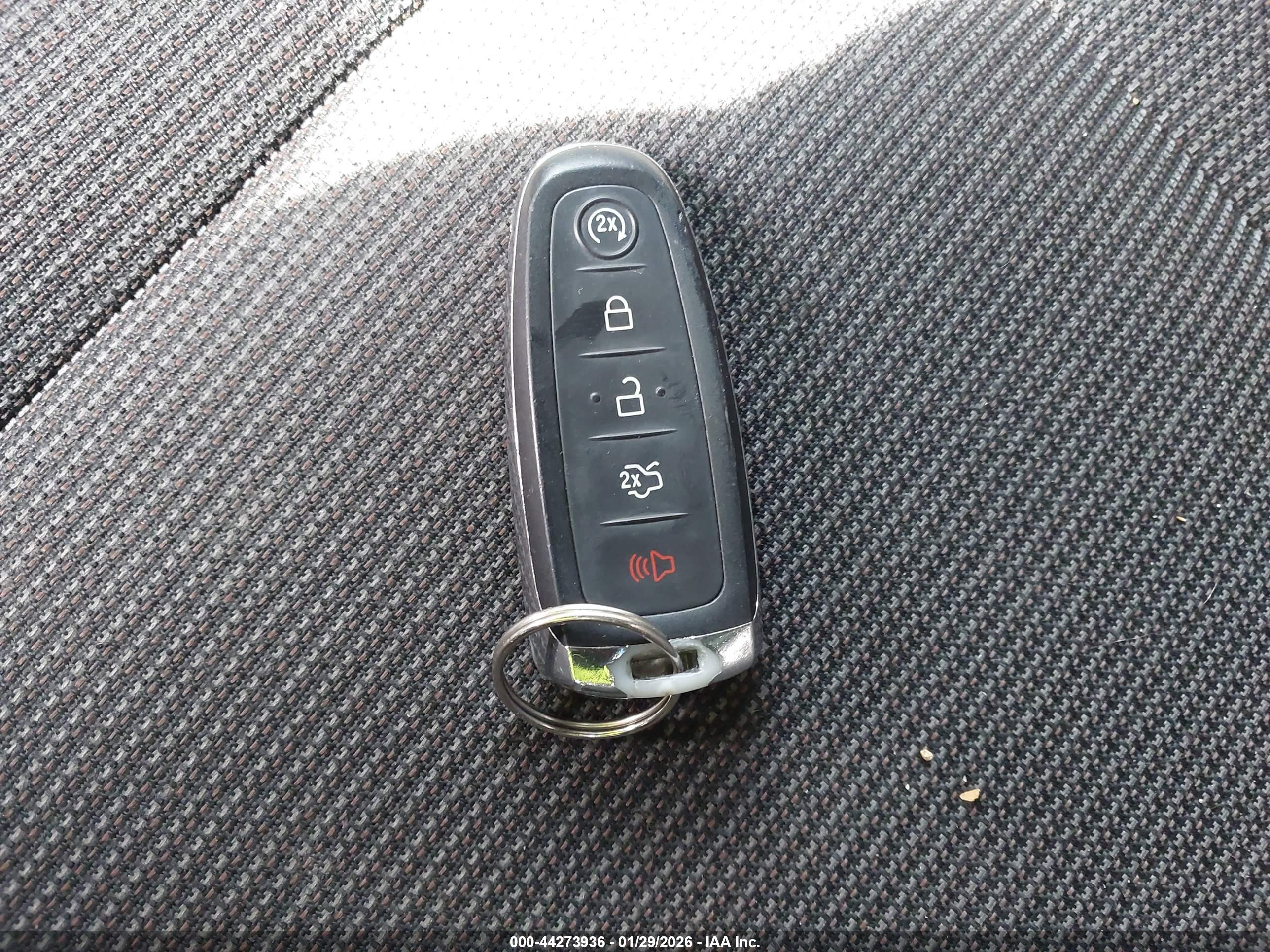 FORD TAURUS image 11