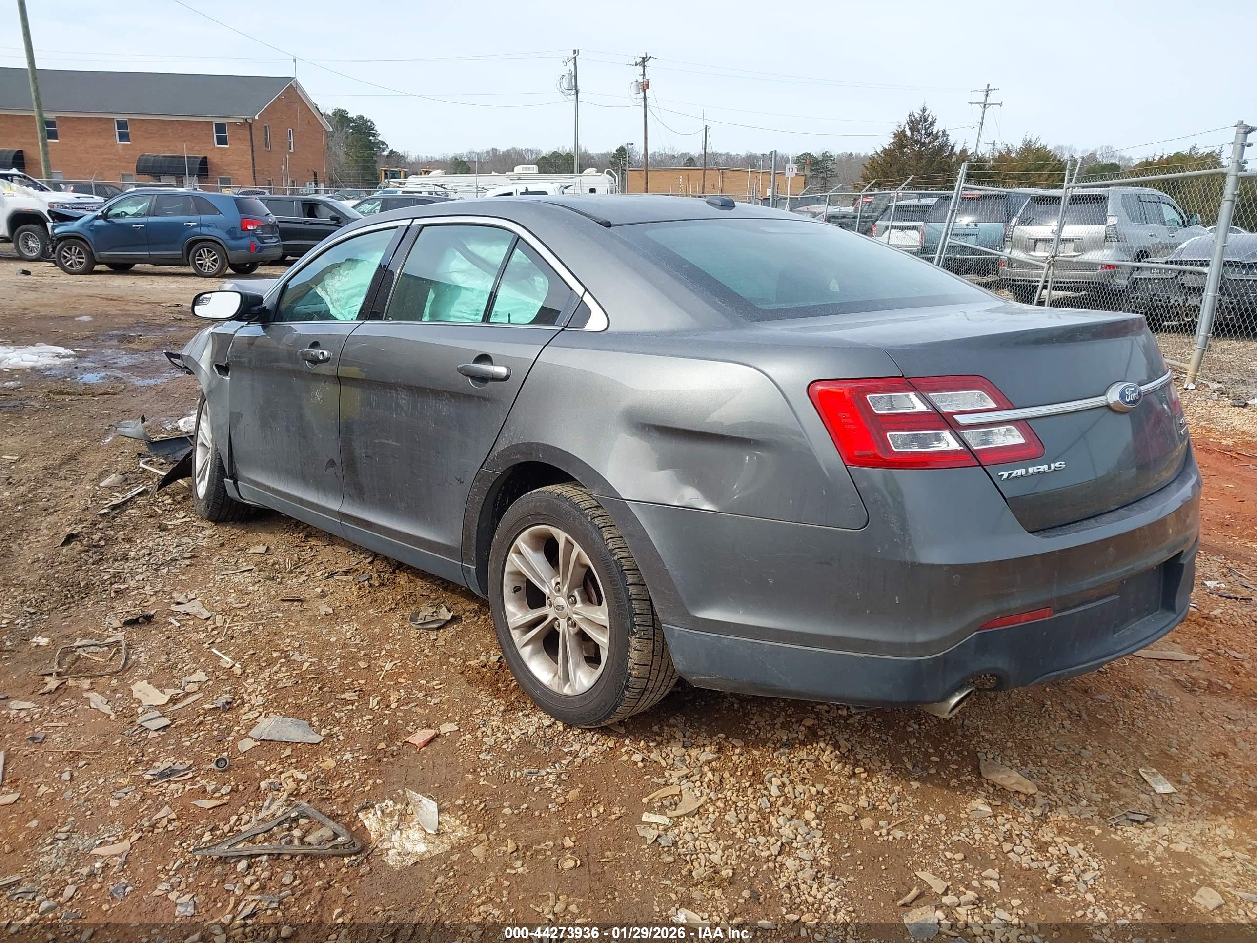 FORD TAURUS image 3