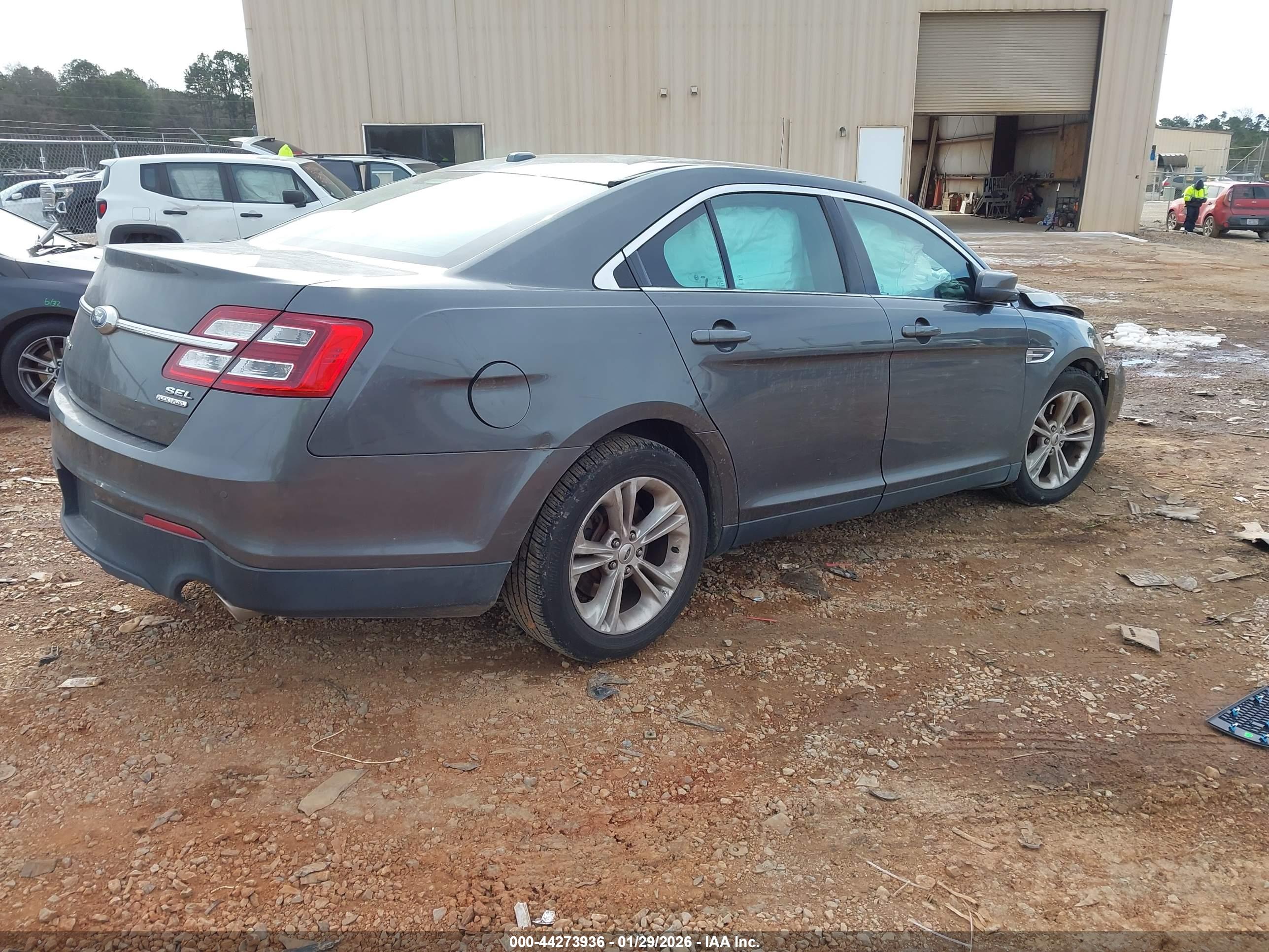 FORD TAURUS image 4