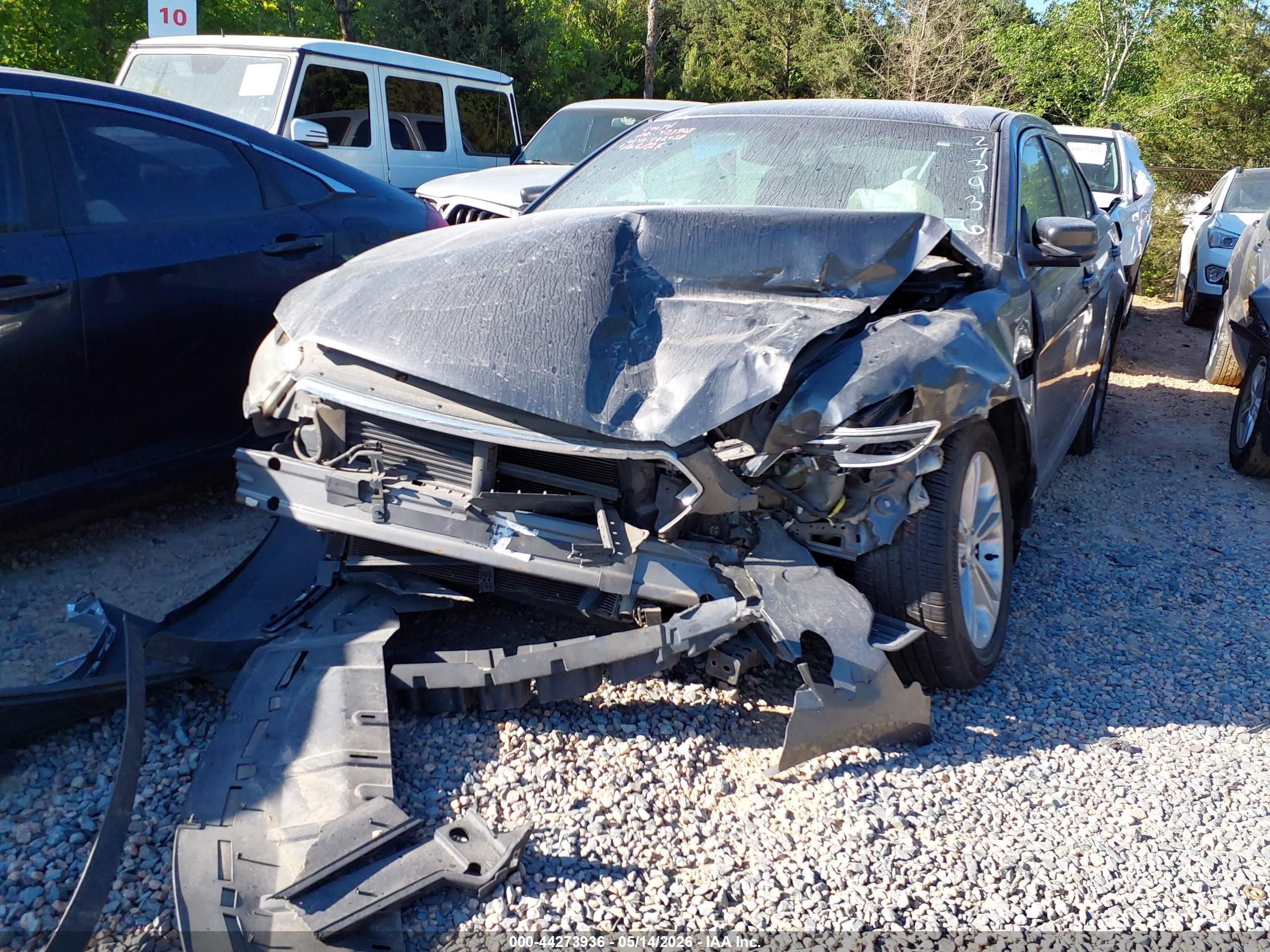 FORD TAURUS image 6