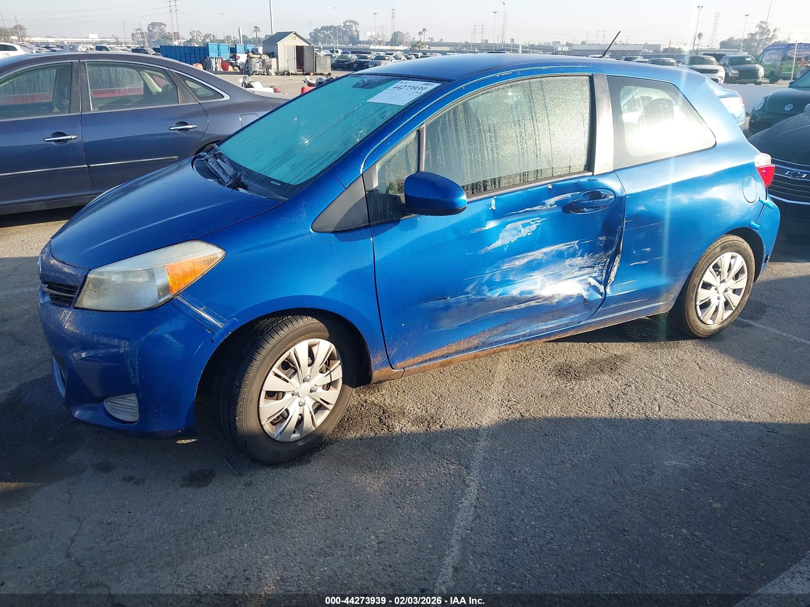 TOYOTA YARIS image 2