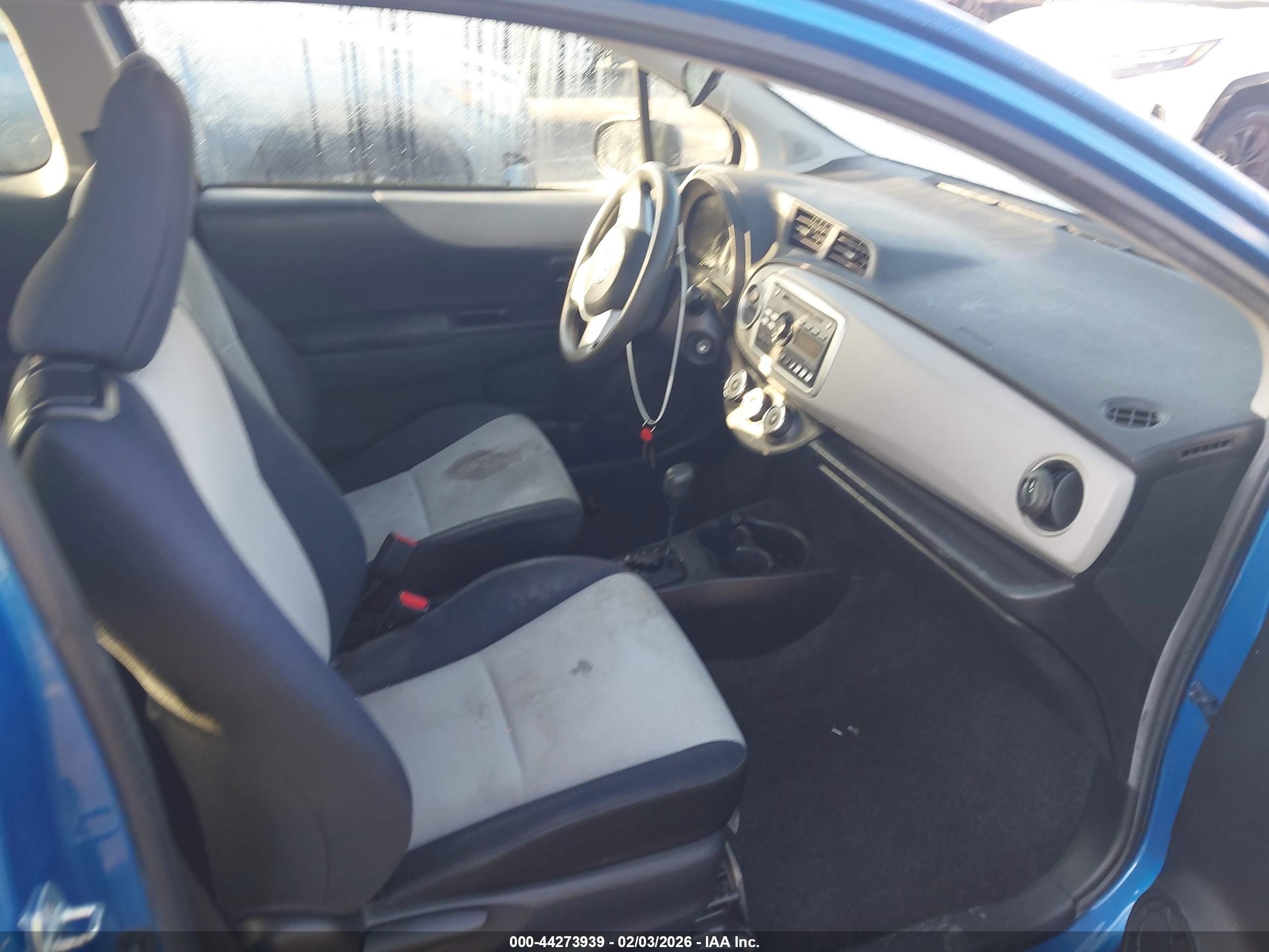 TOYOTA YARIS image 5