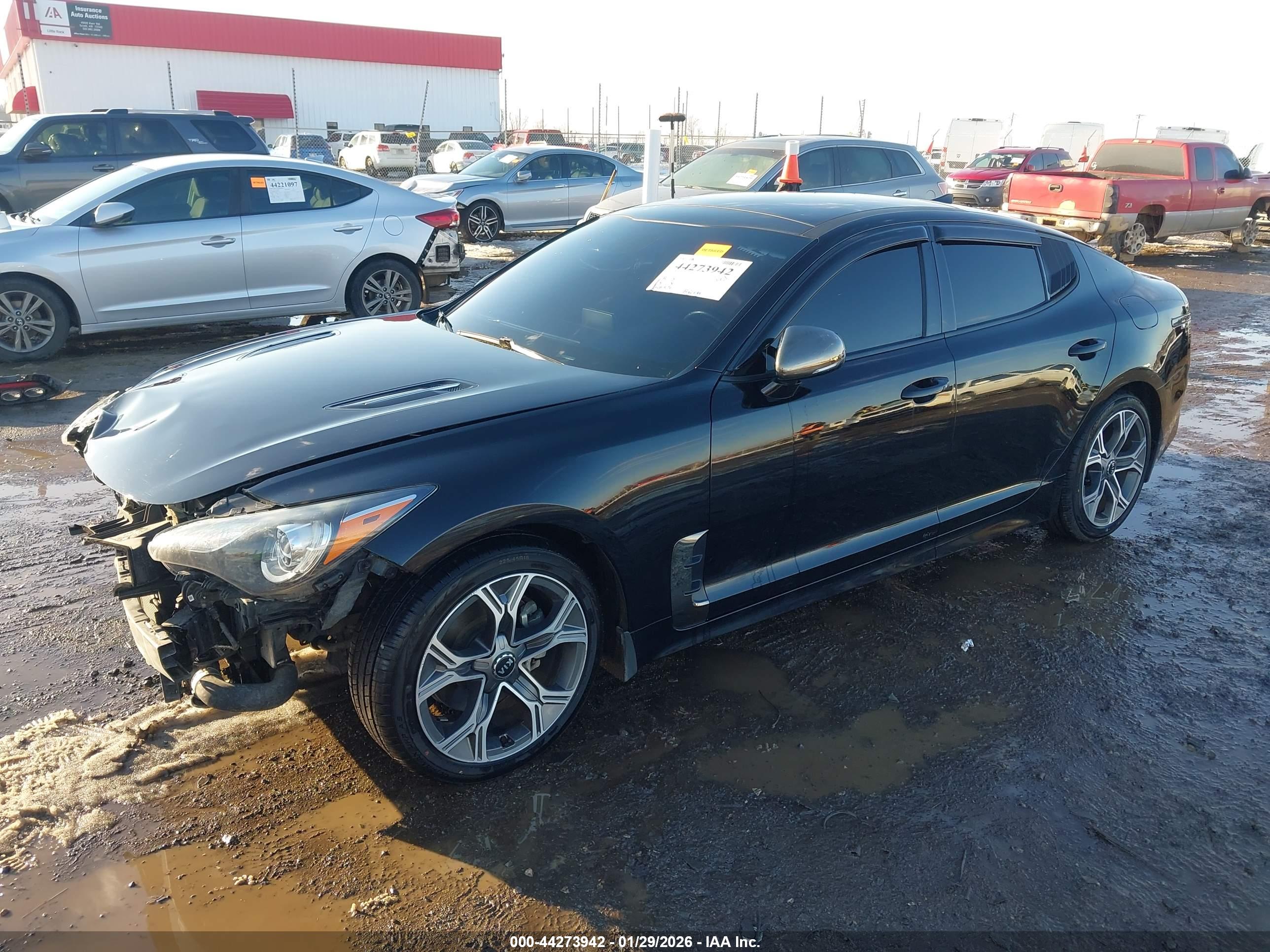 KIA STINGER image 2