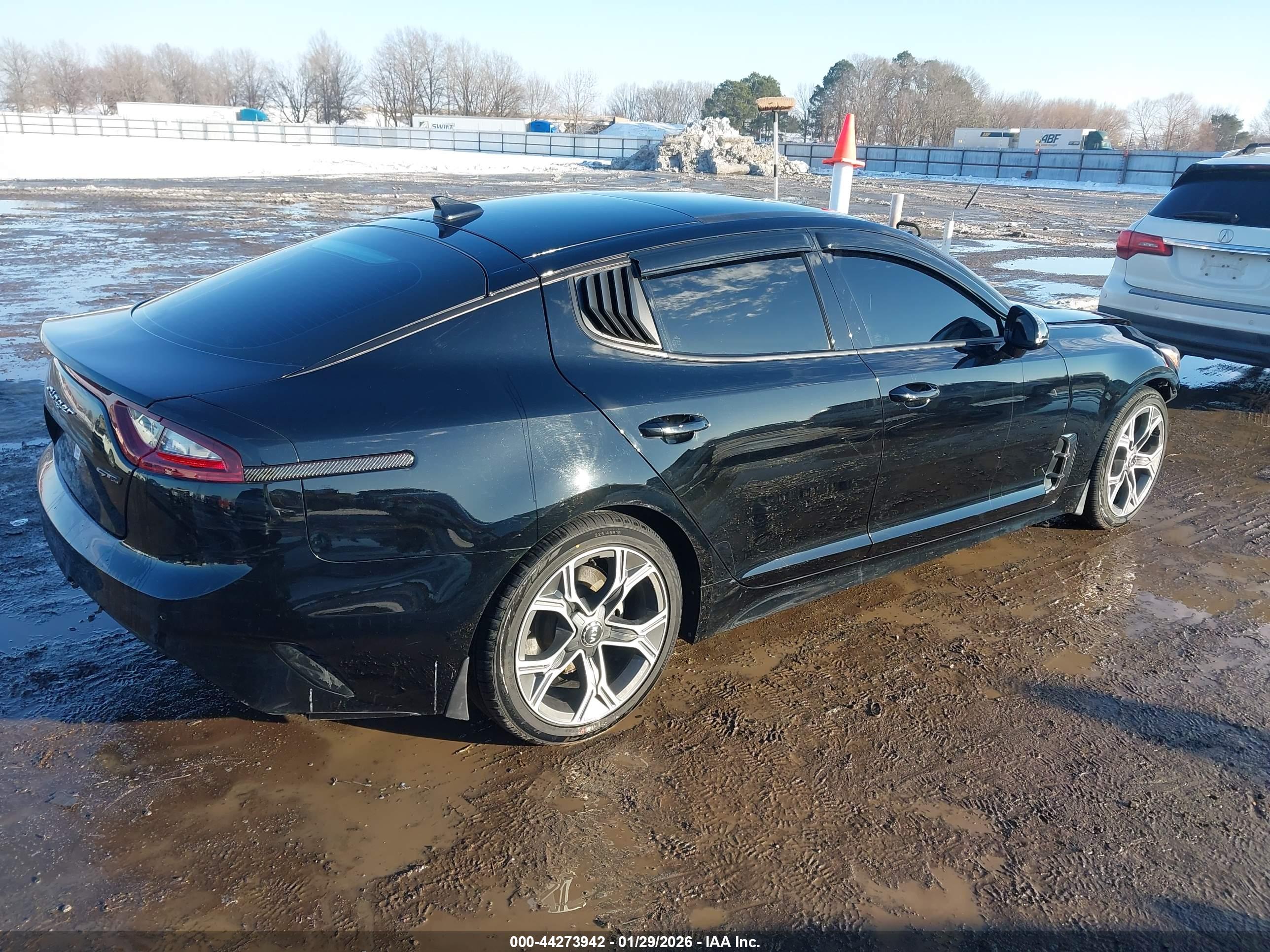KIA STINGER image 4