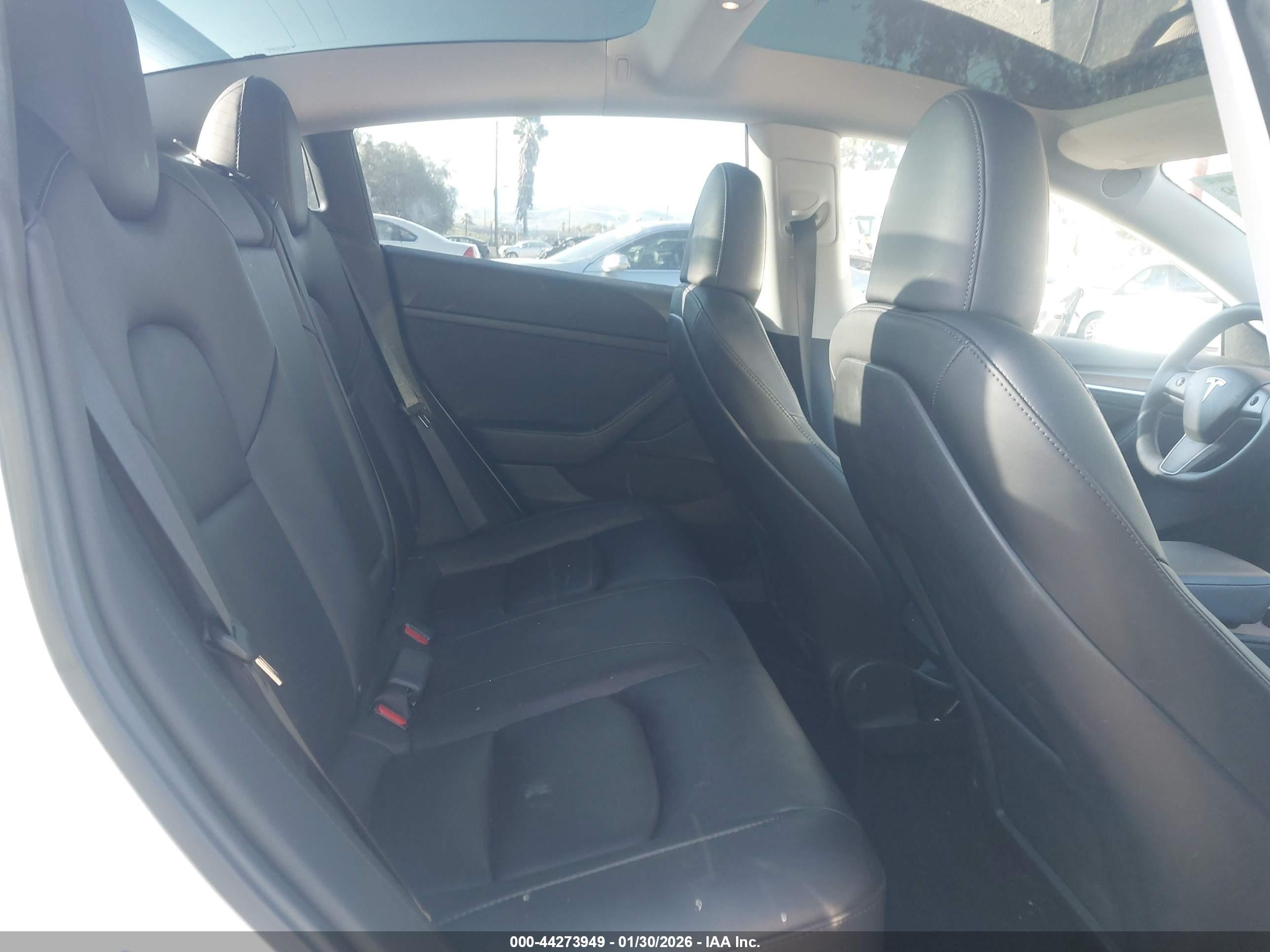 TESLA MODEL image 8