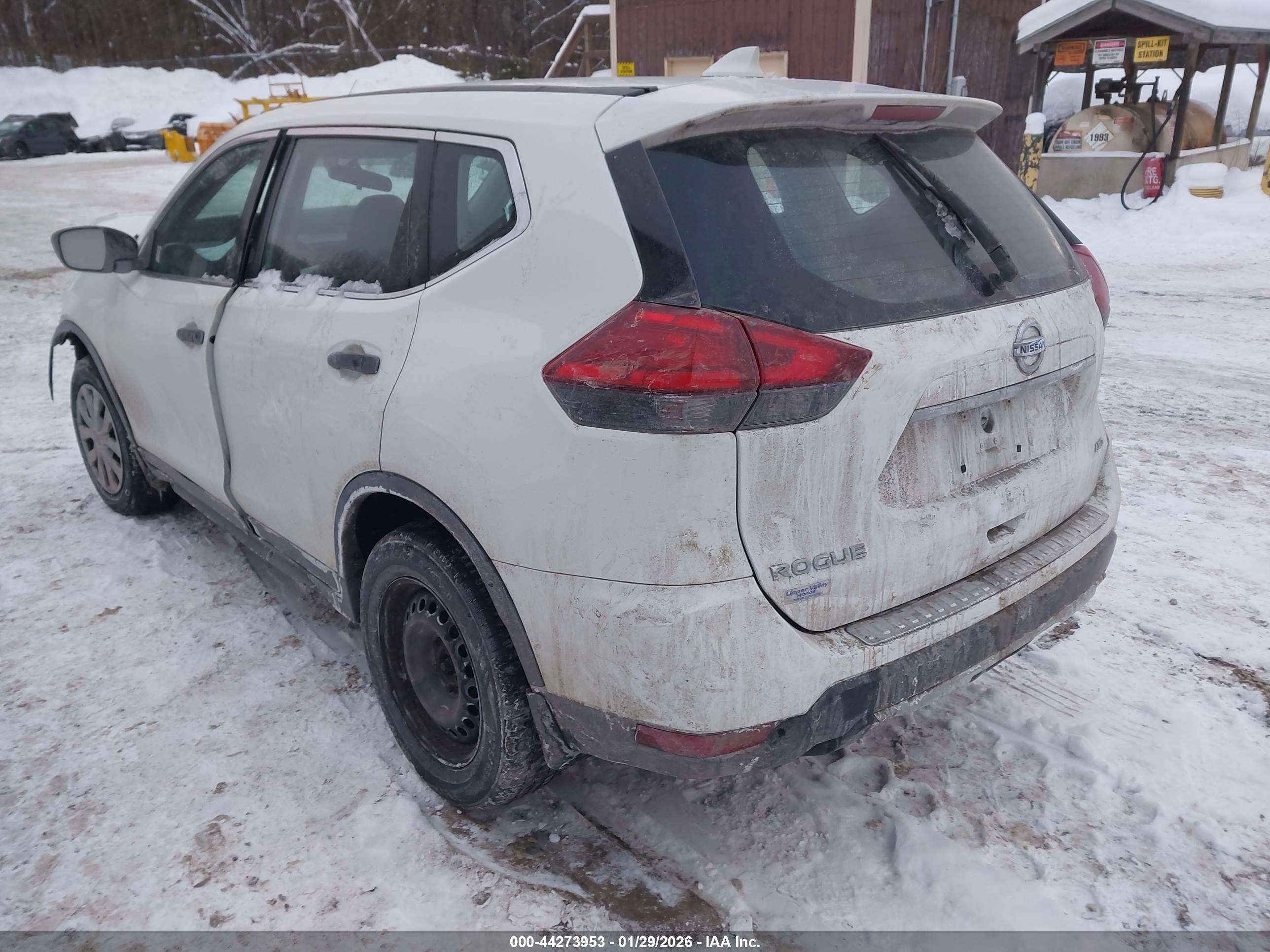 NISSAN ROGUE image 3
