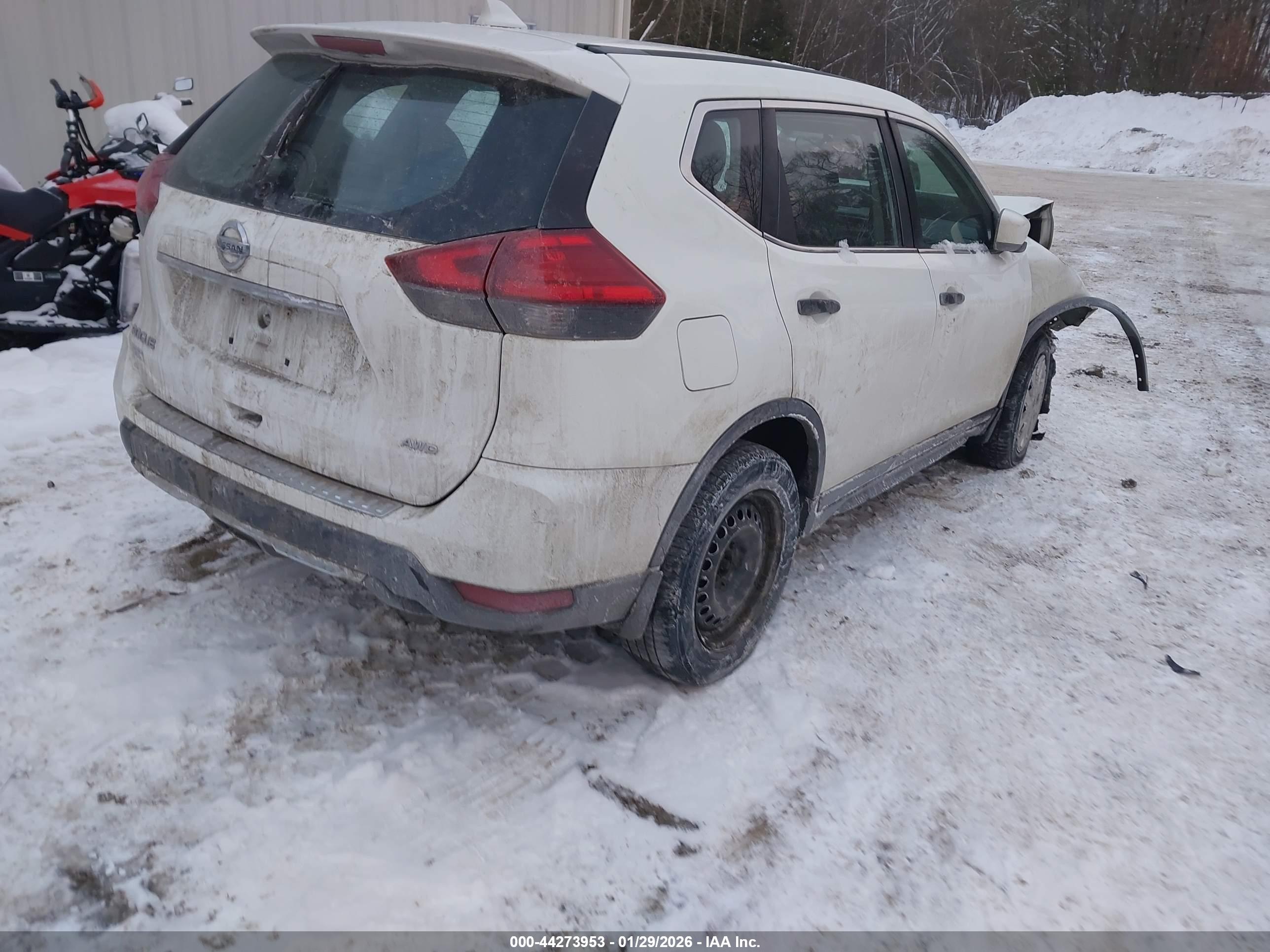 NISSAN ROGUE image 4