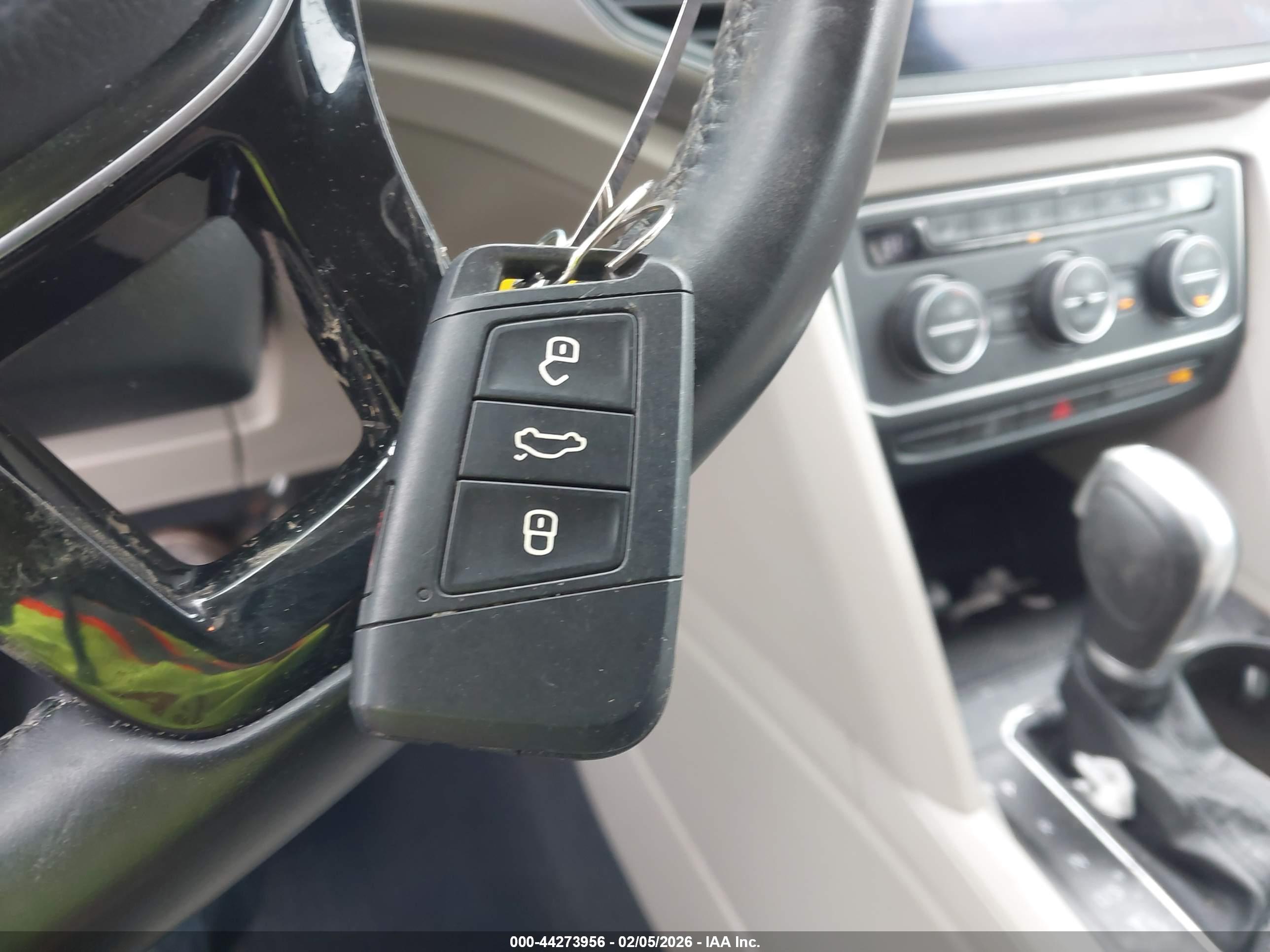 VOLKSWAGEN ATLAS image 11