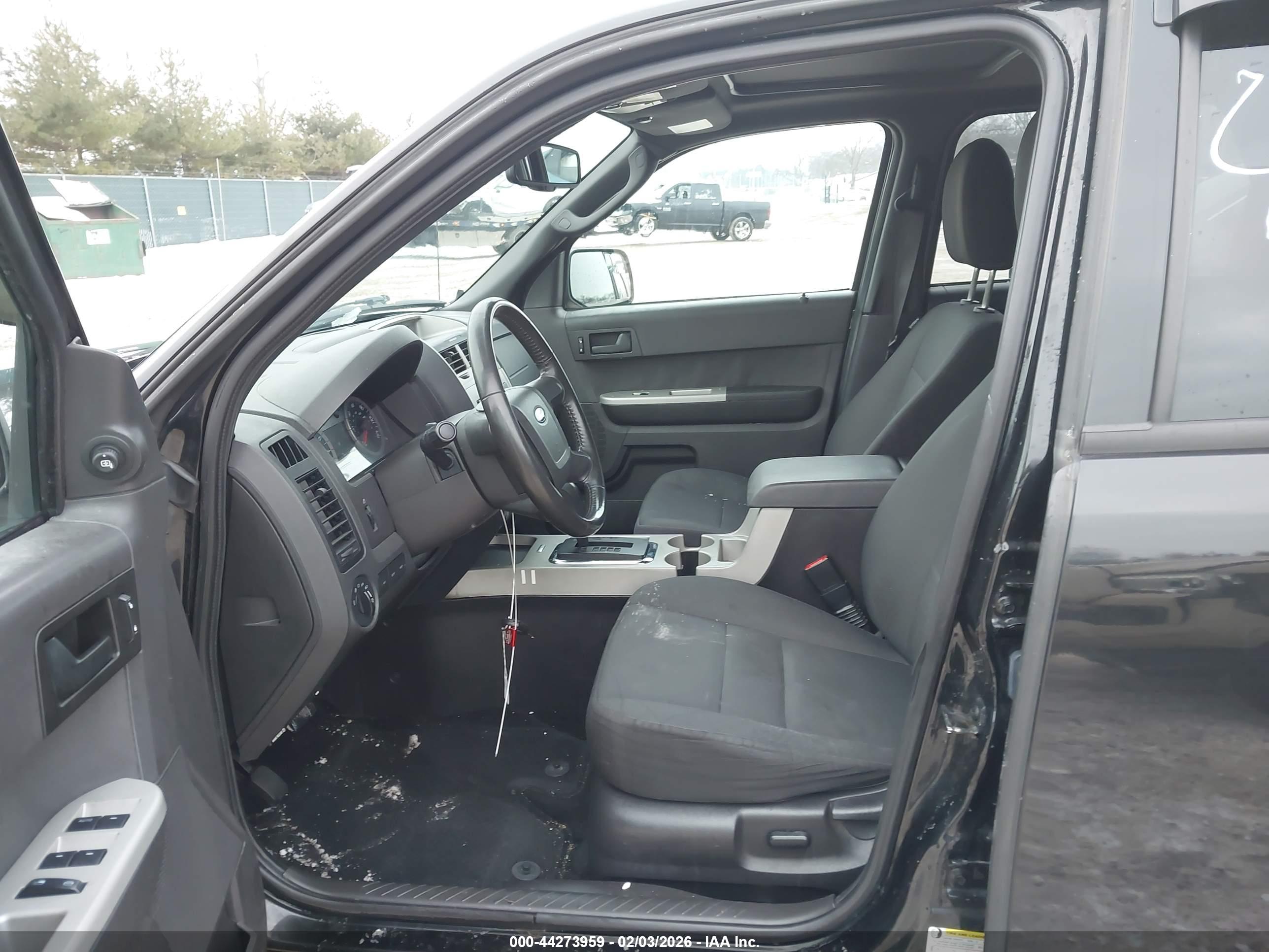 FORD ESCAPE image 5