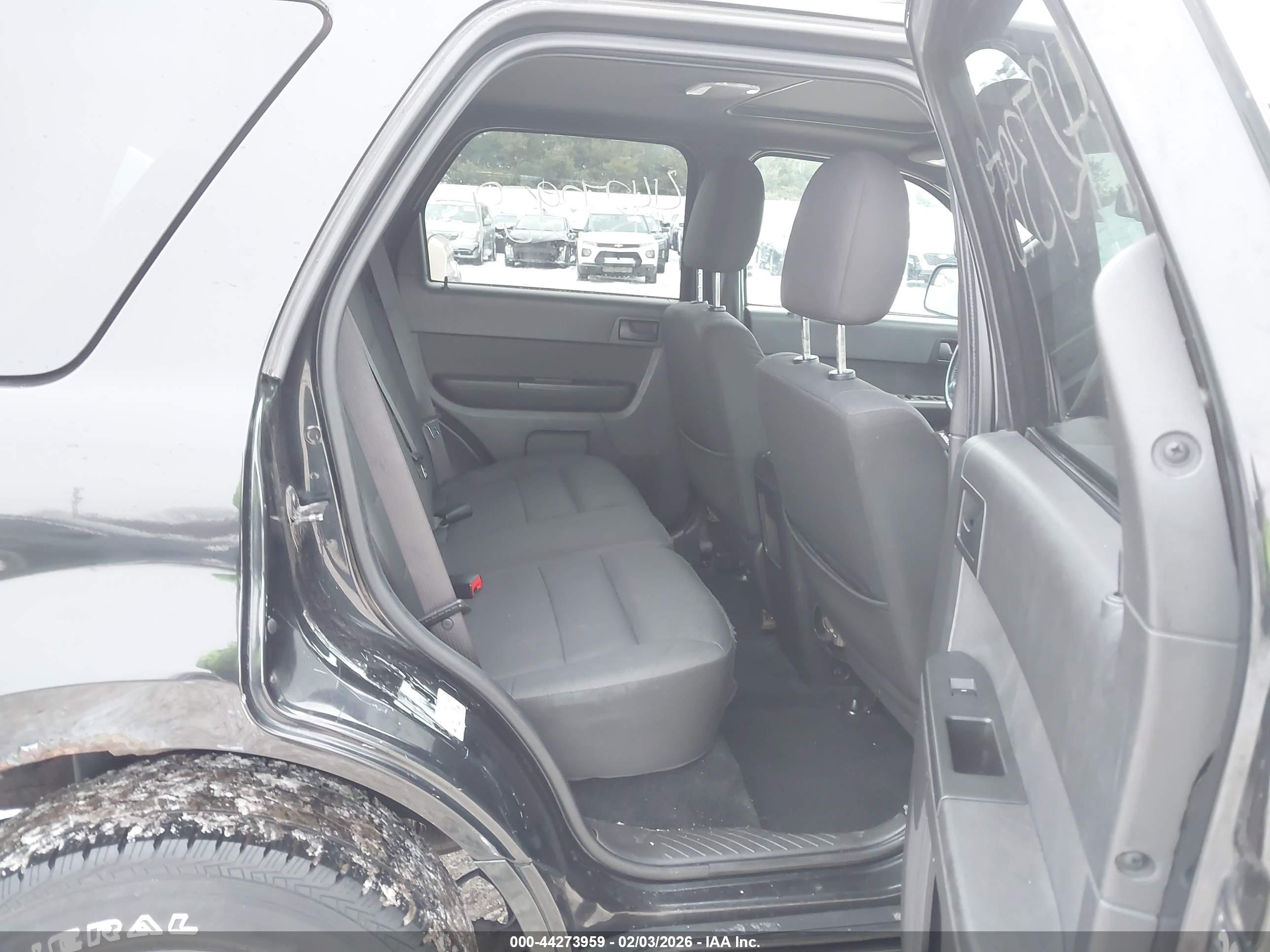 FORD ESCAPE image 8