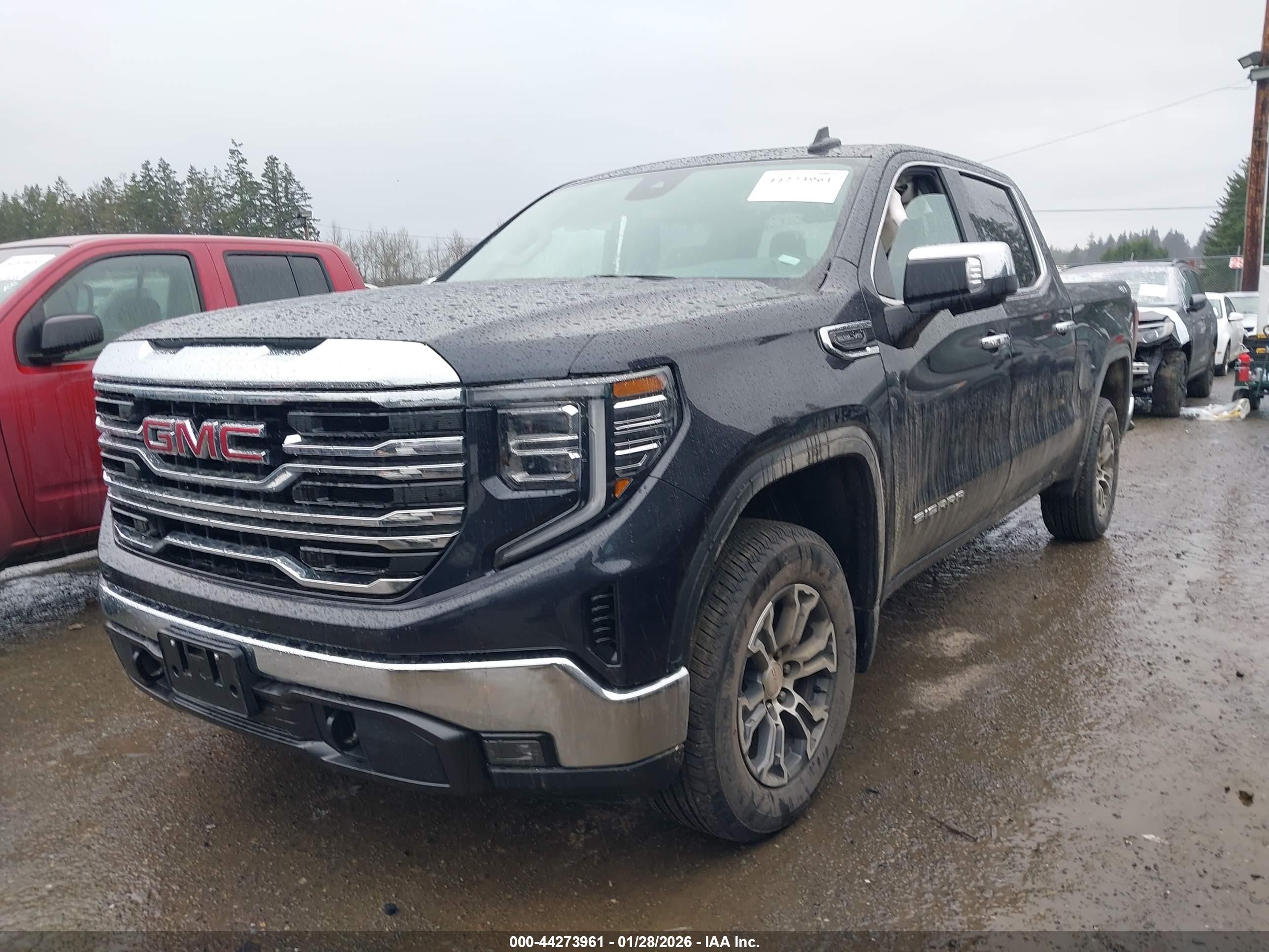 GMC SIERRA image 2