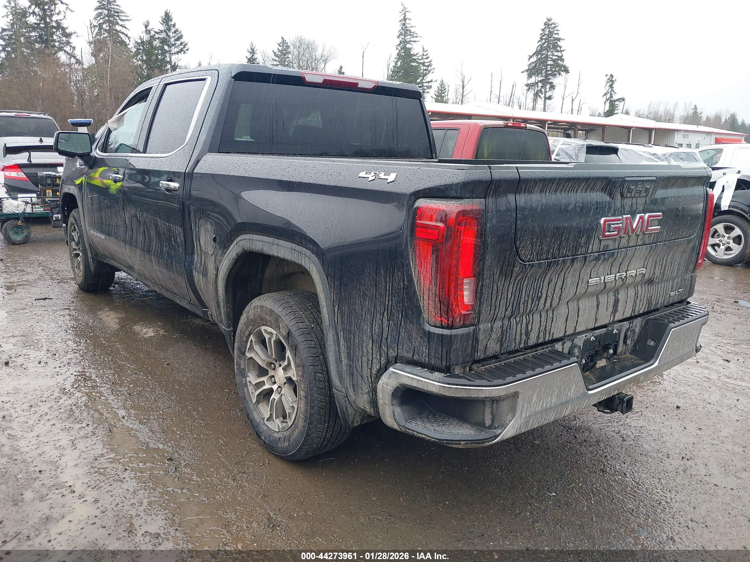 GMC SIERRA image 3