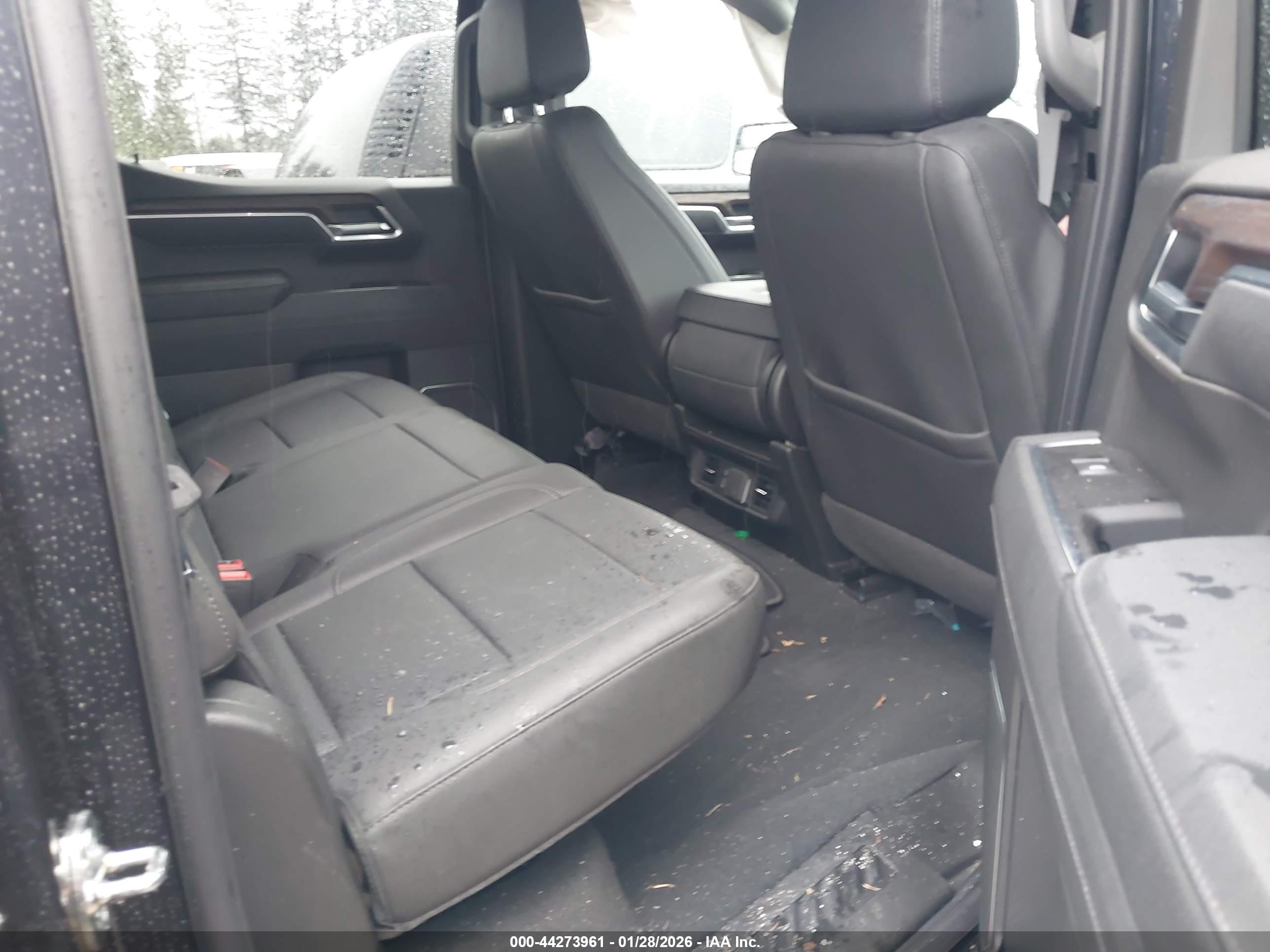 GMC SIERRA image 8
