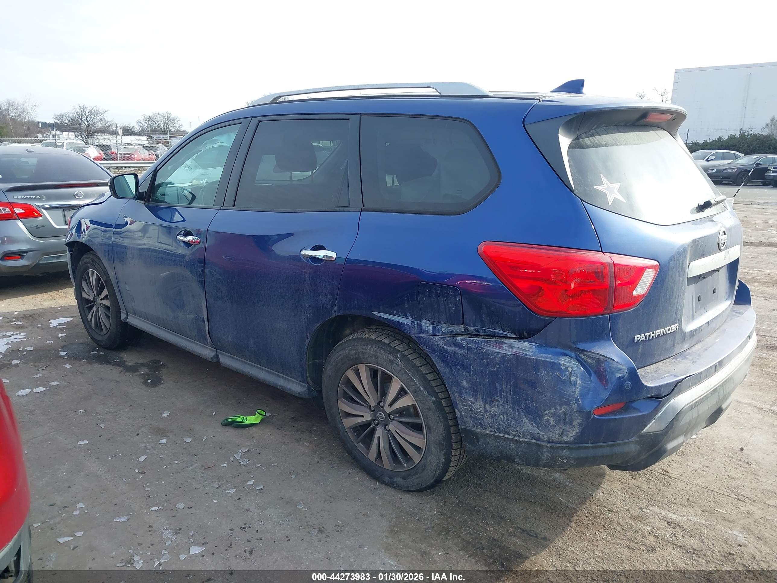NISSAN PATHFINDER image 3