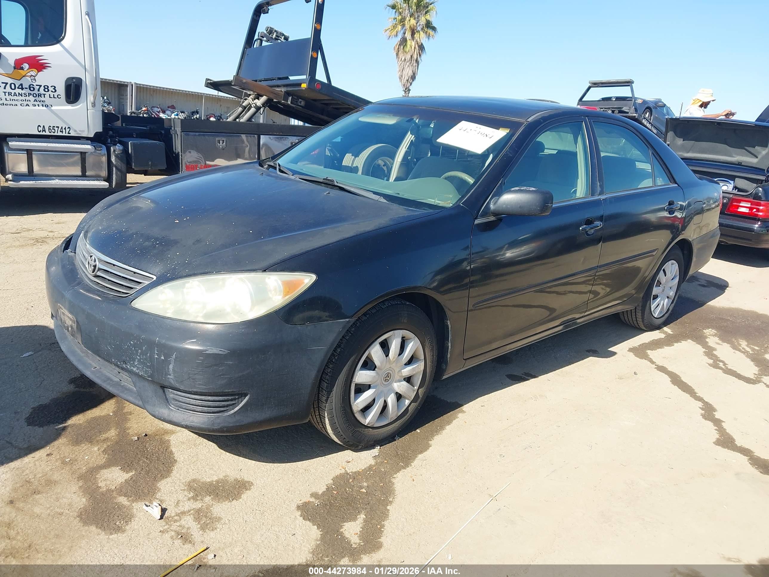 TOYOTA CAMRY image 2