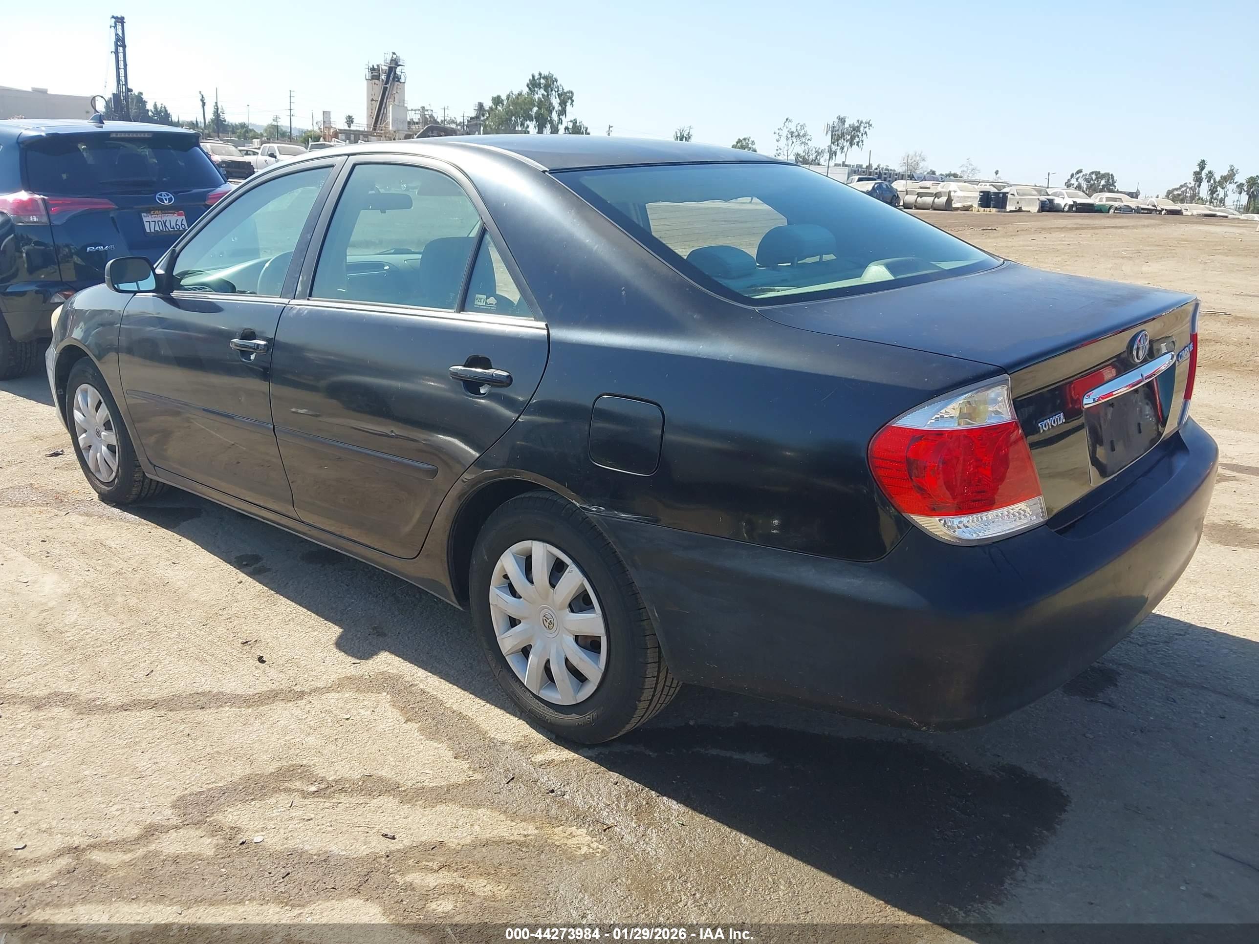 TOYOTA CAMRY image 3