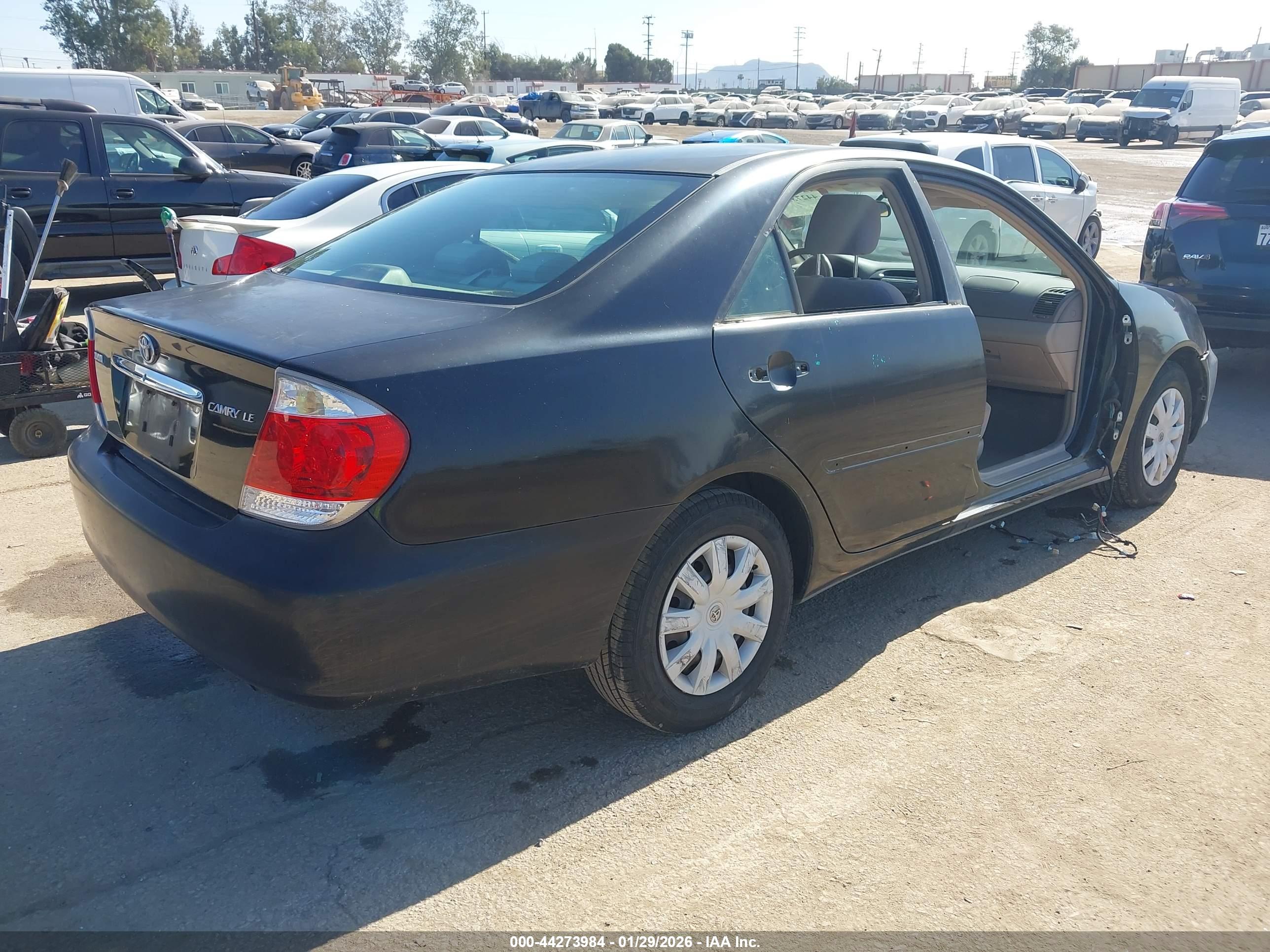 TOYOTA CAMRY image 4