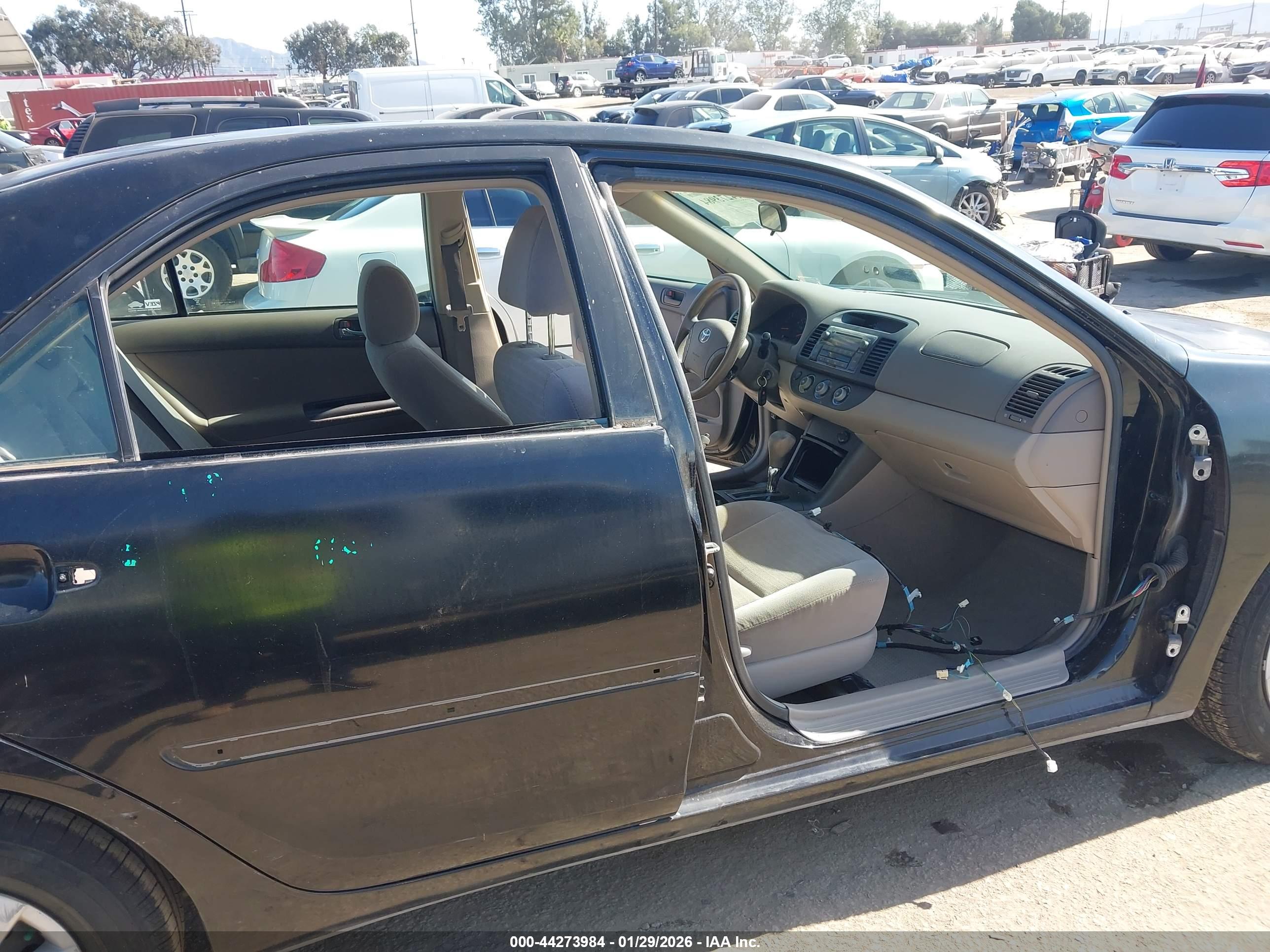 TOYOTA CAMRY image 6