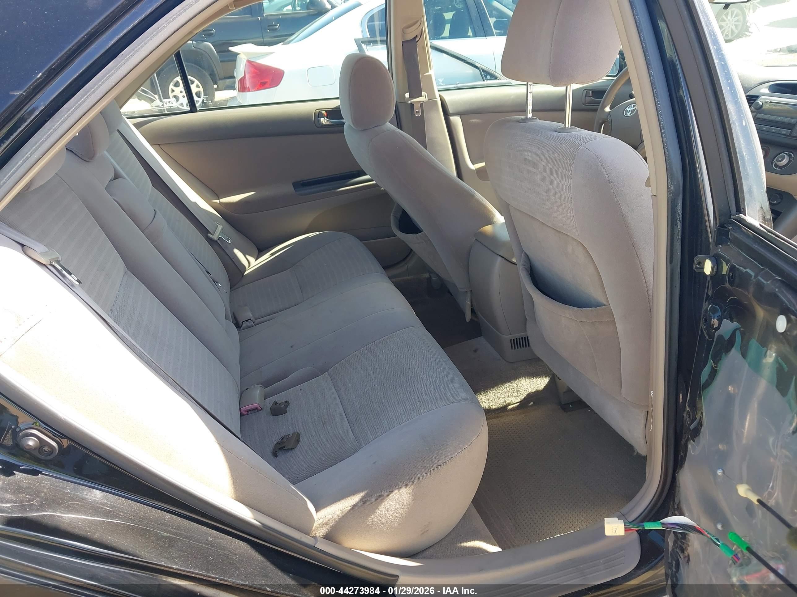 TOYOTA CAMRY image 8