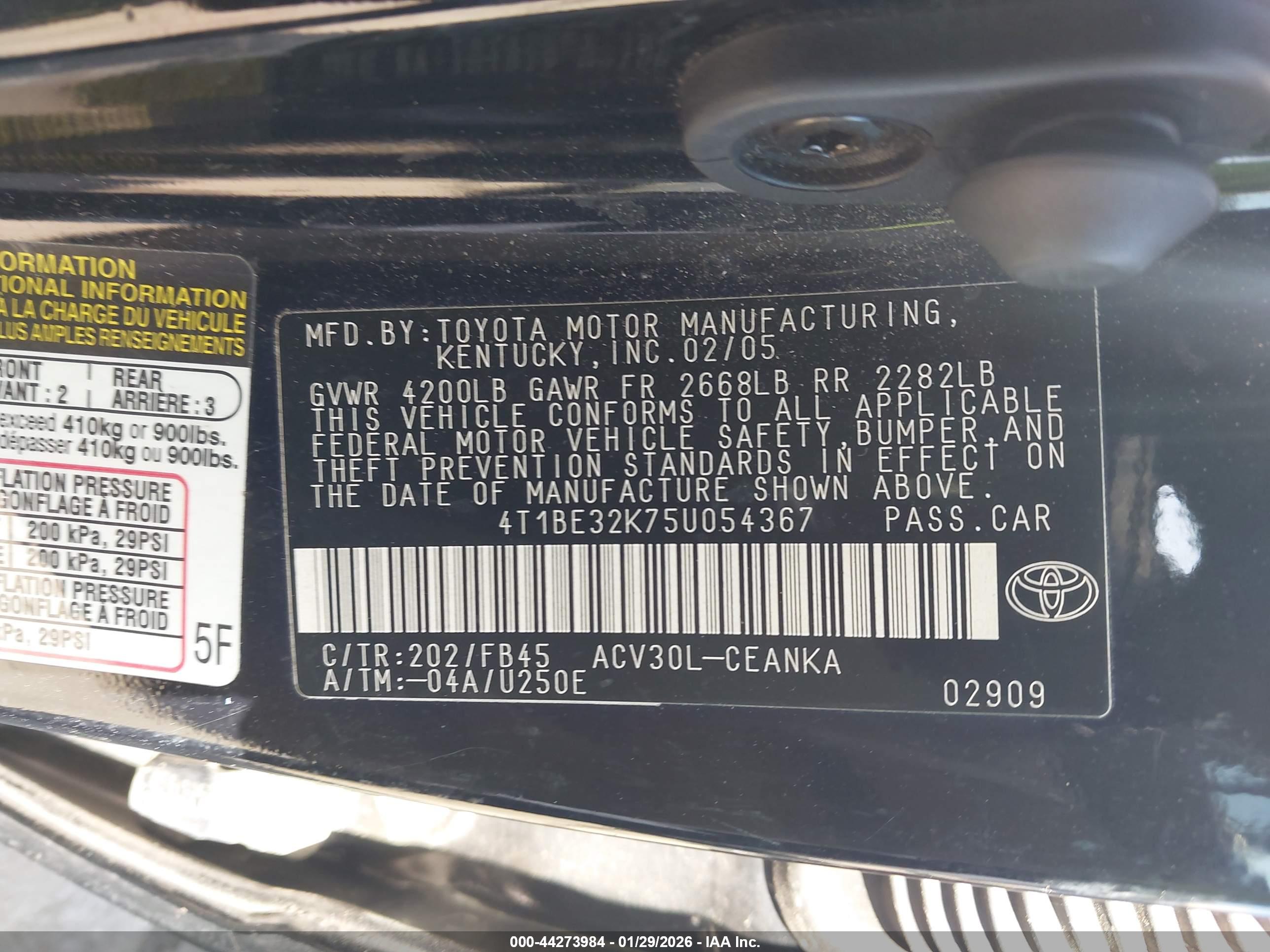 TOYOTA CAMRY image 9