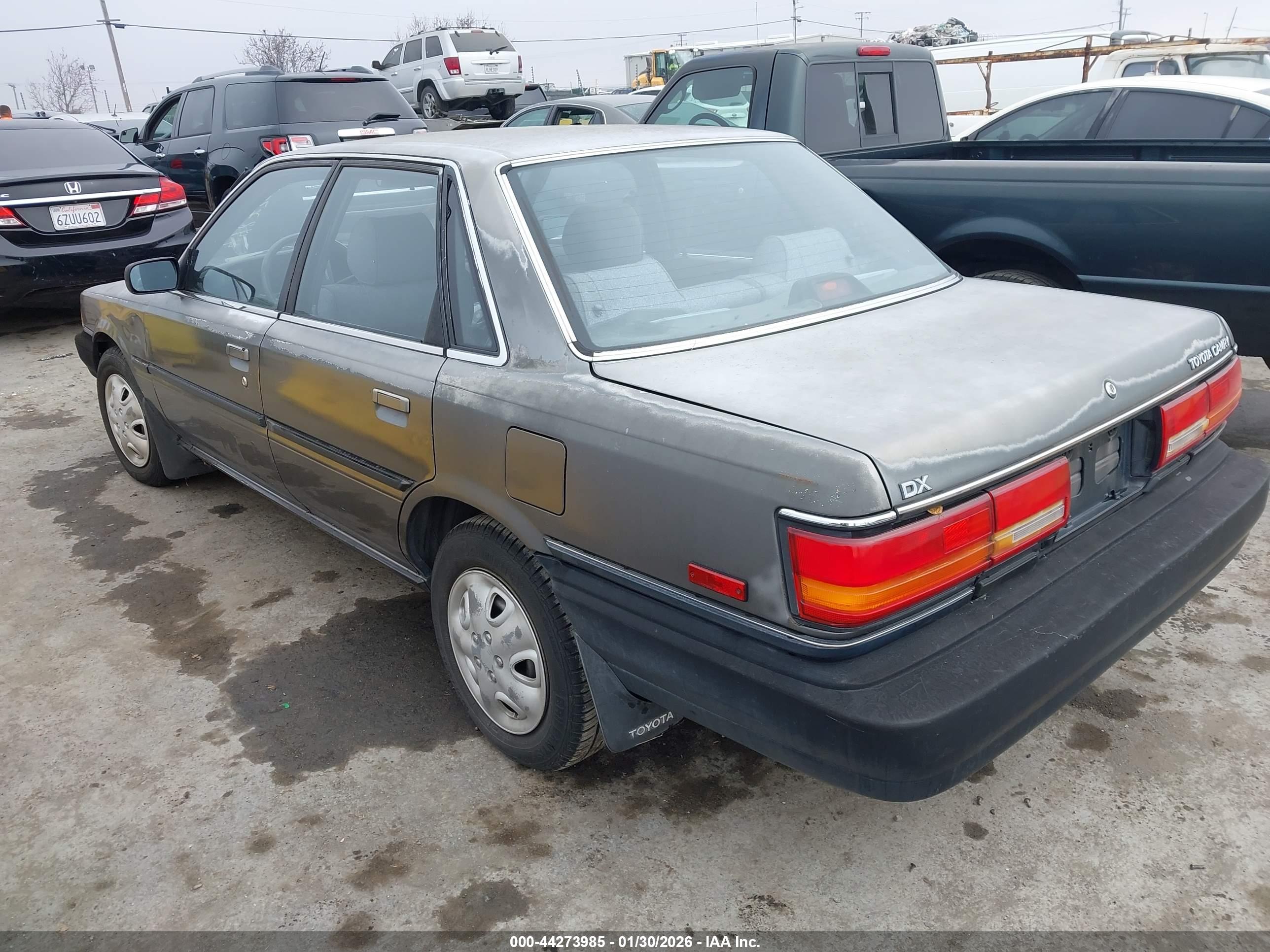 TOYOTA CAMRY image 3