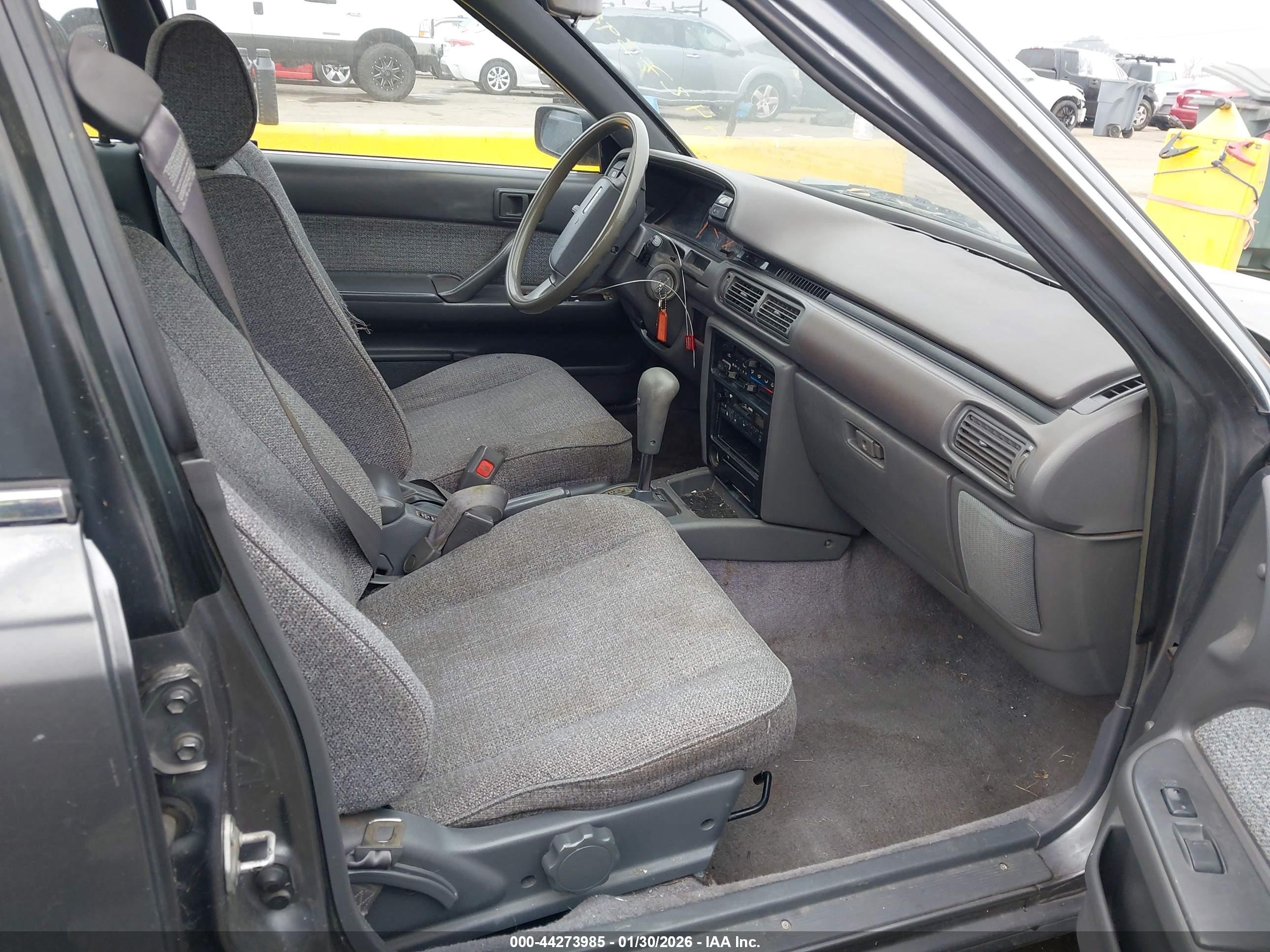 TOYOTA CAMRY image 5