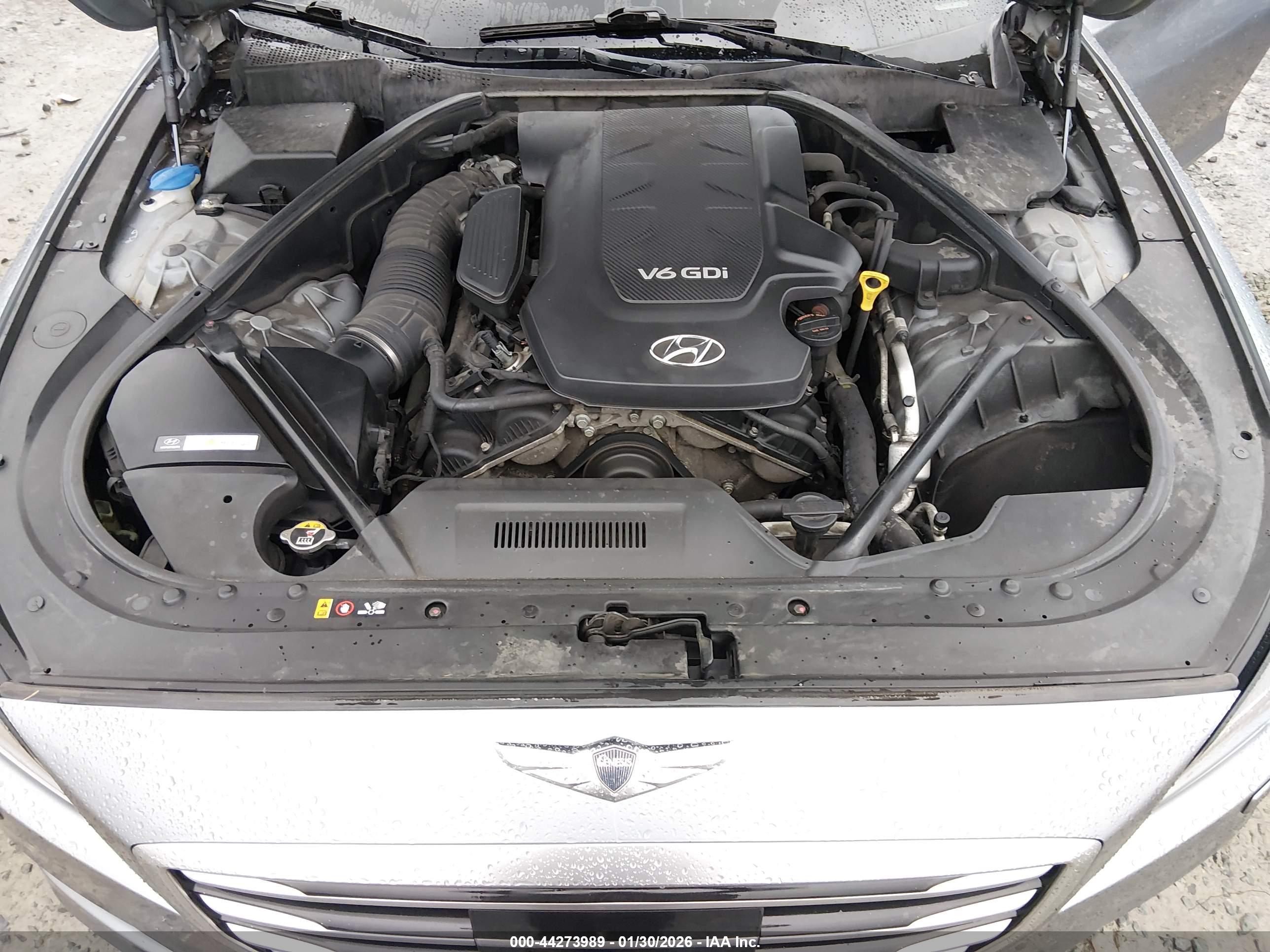 HYUNDAI GENESIS image 10