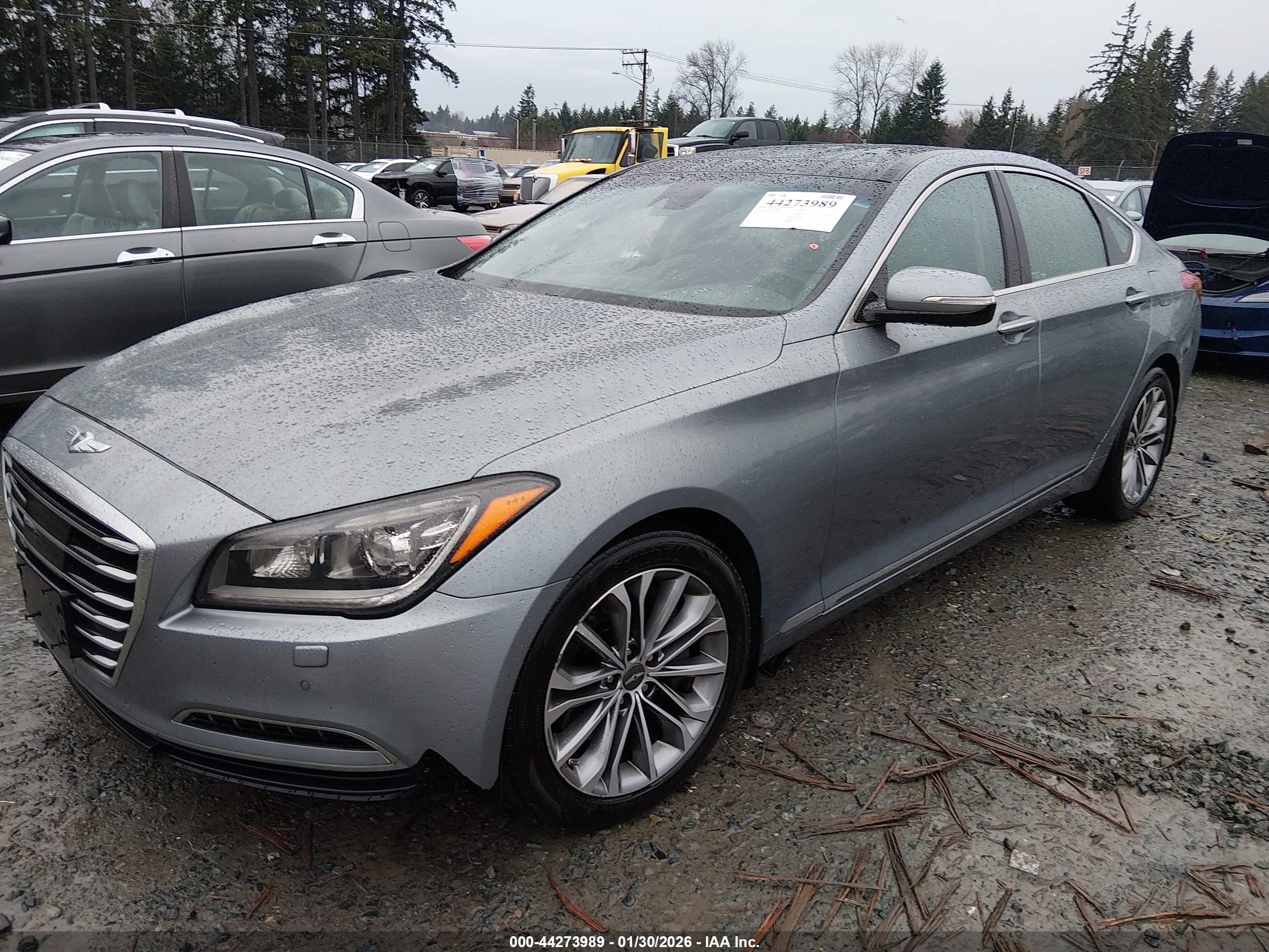 HYUNDAI GENESIS image 2