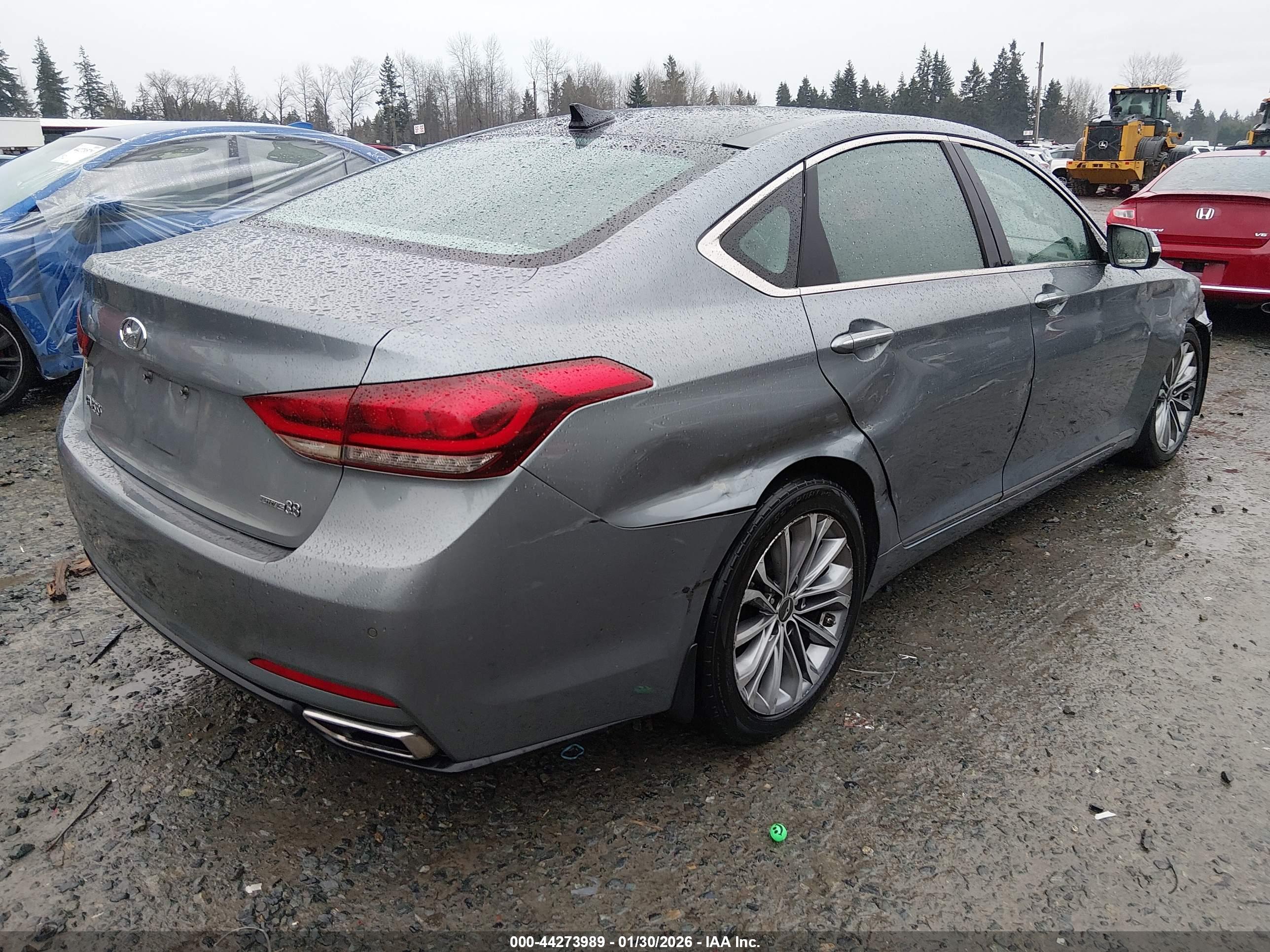 HYUNDAI GENESIS image 4