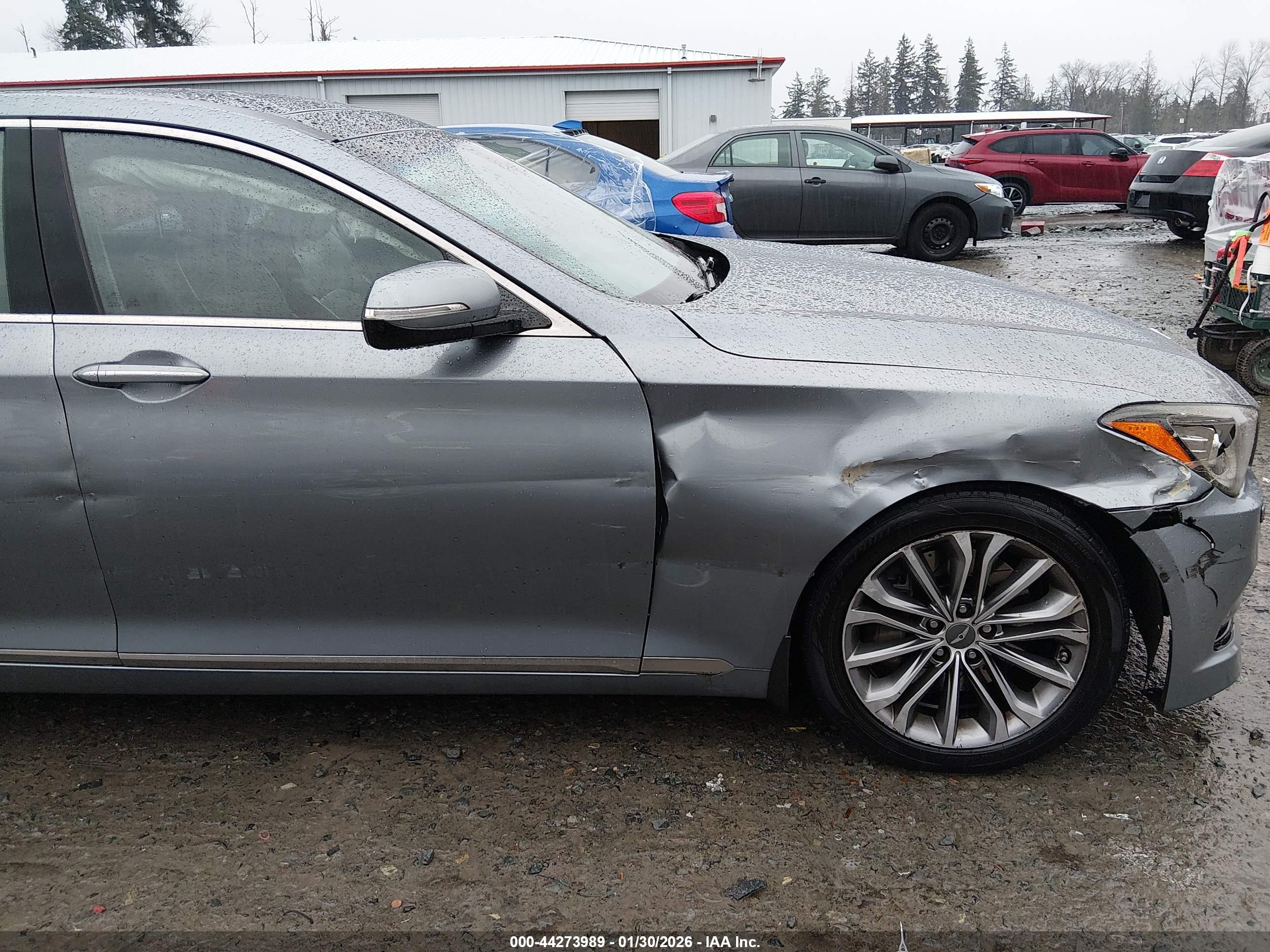 HYUNDAI GENESIS image 6
