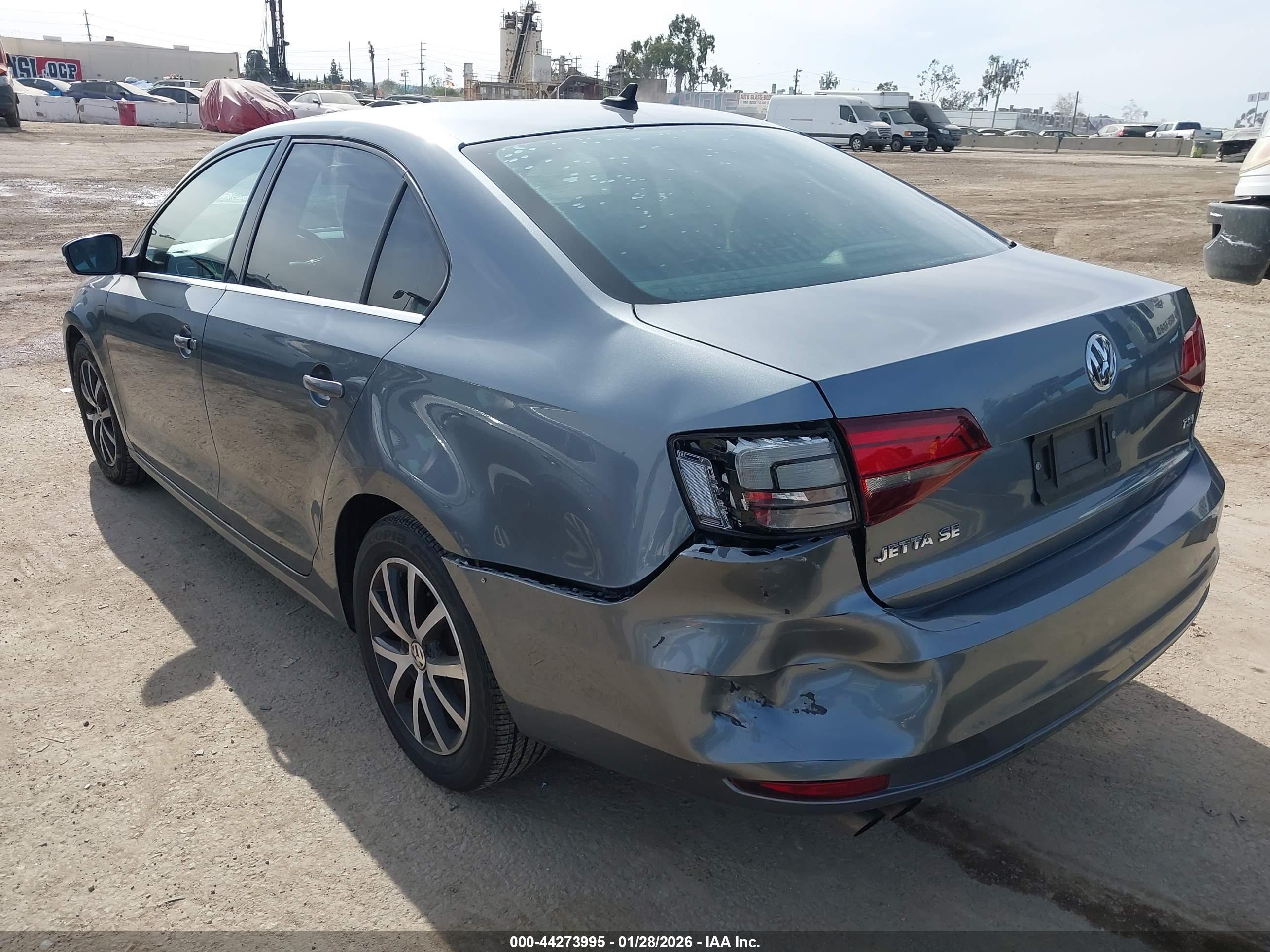 VOLKSWAGEN JETTA image 3