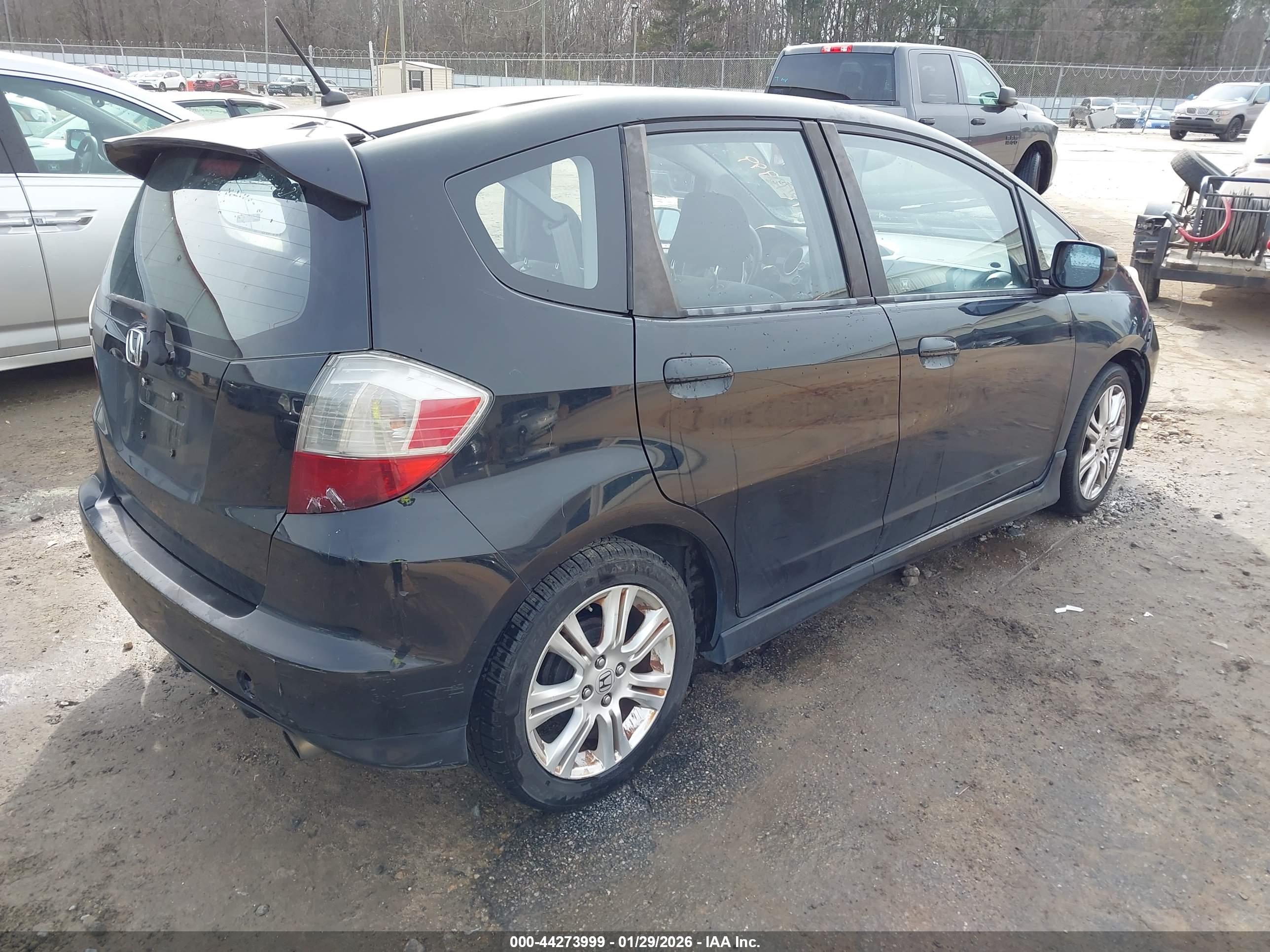 HONDA FIT image 4