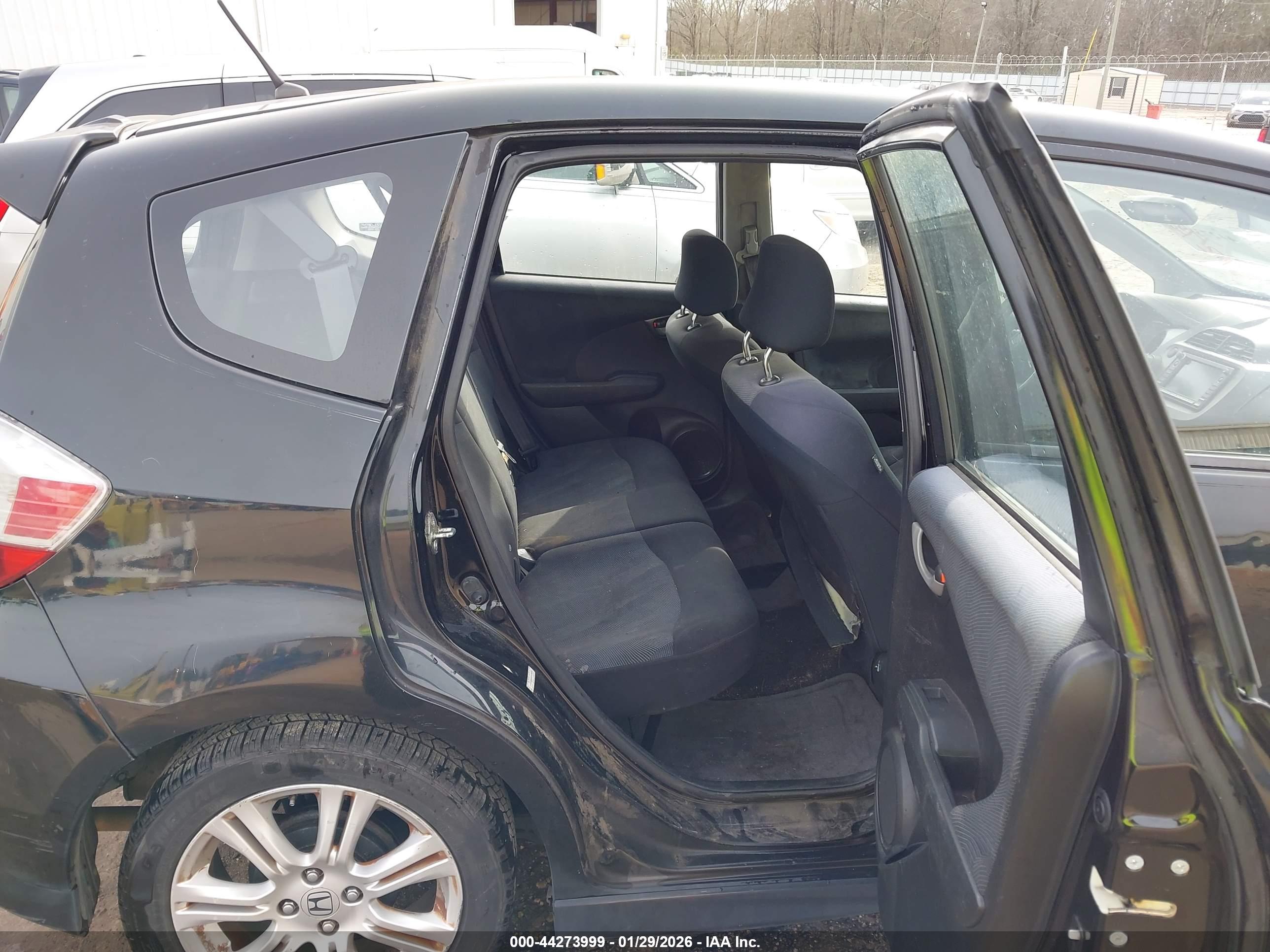 HONDA FIT image 8