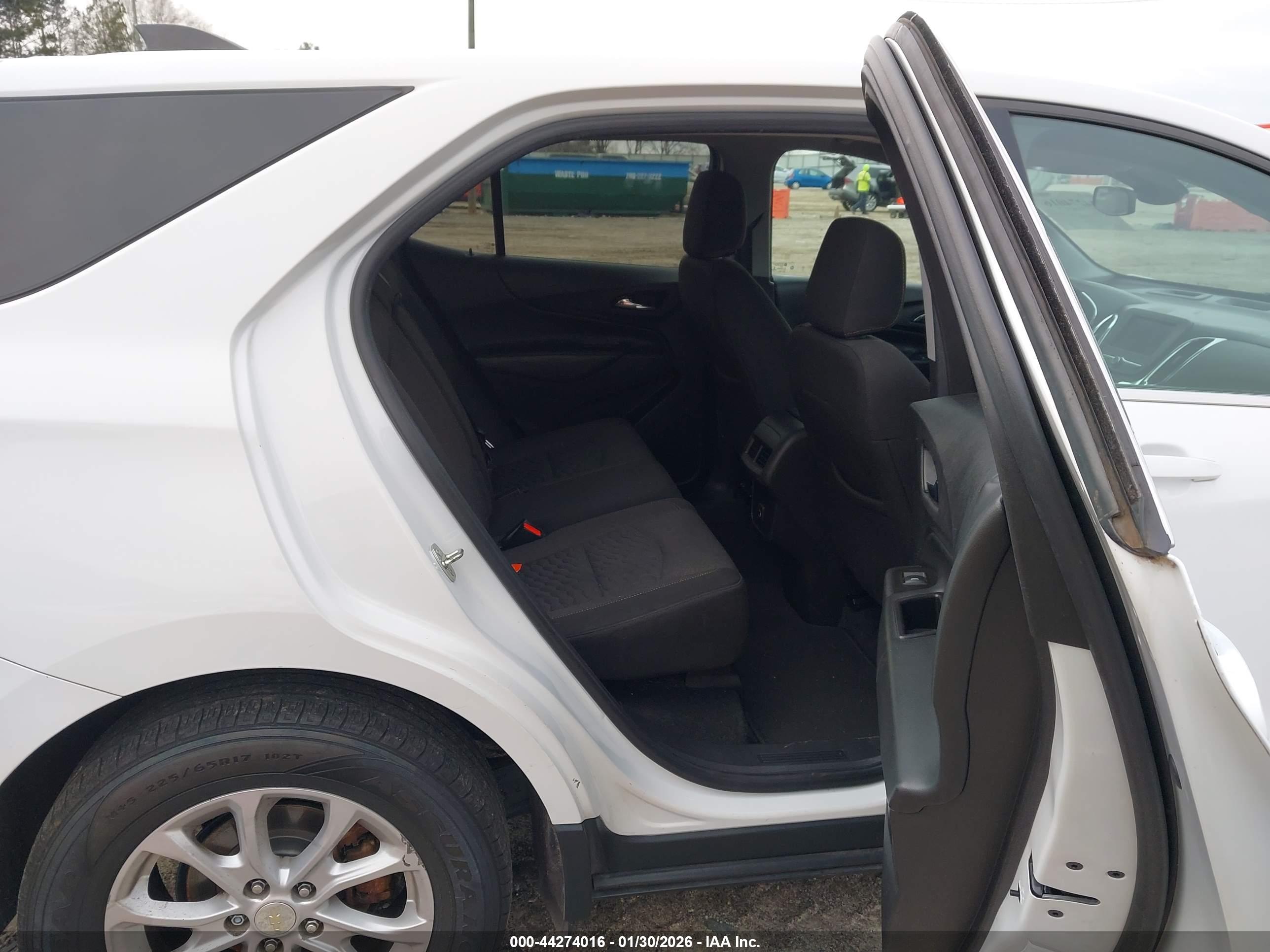 CHEVROLET EQUINOX image 8