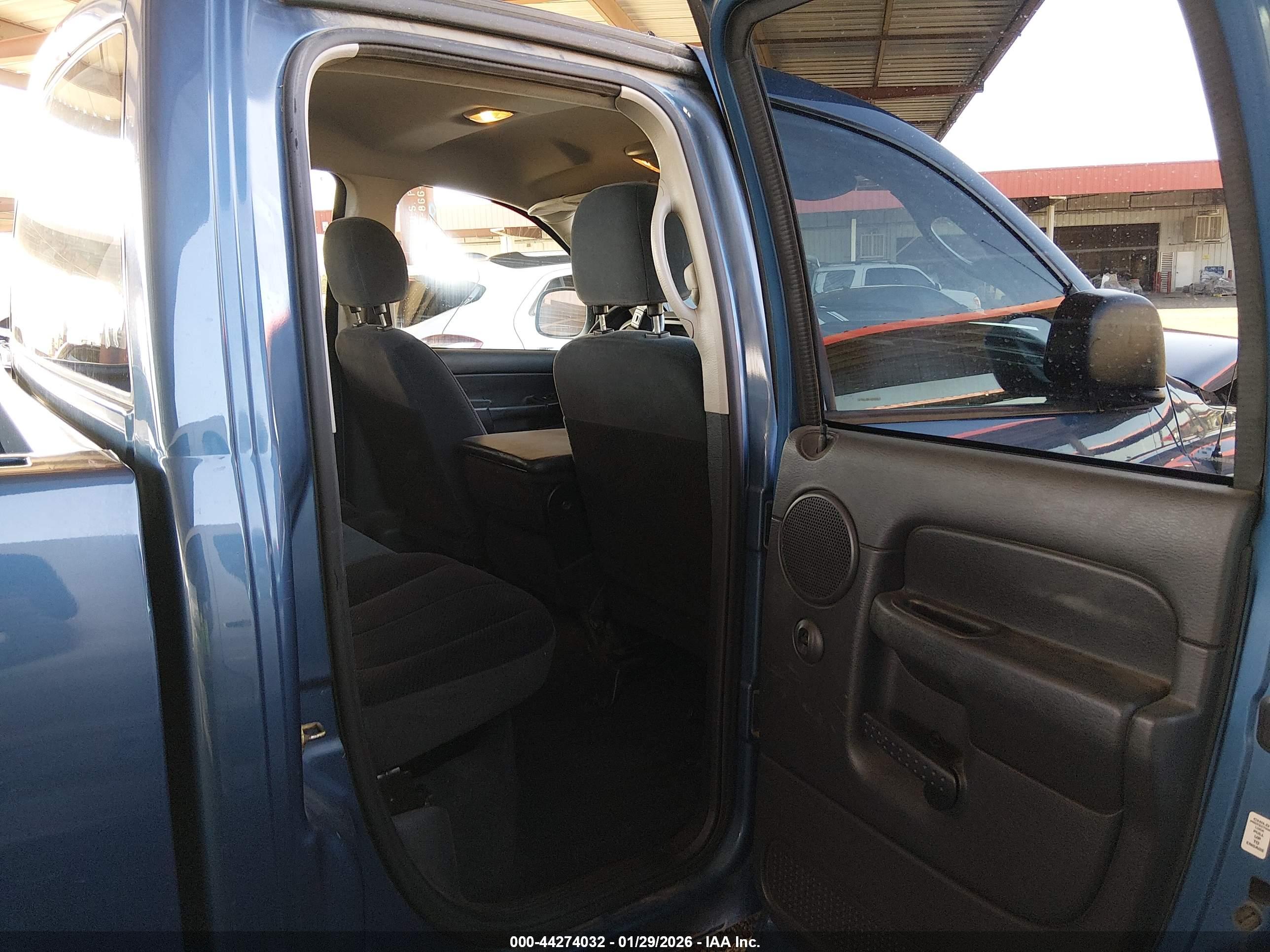 DODGE RAM image 8