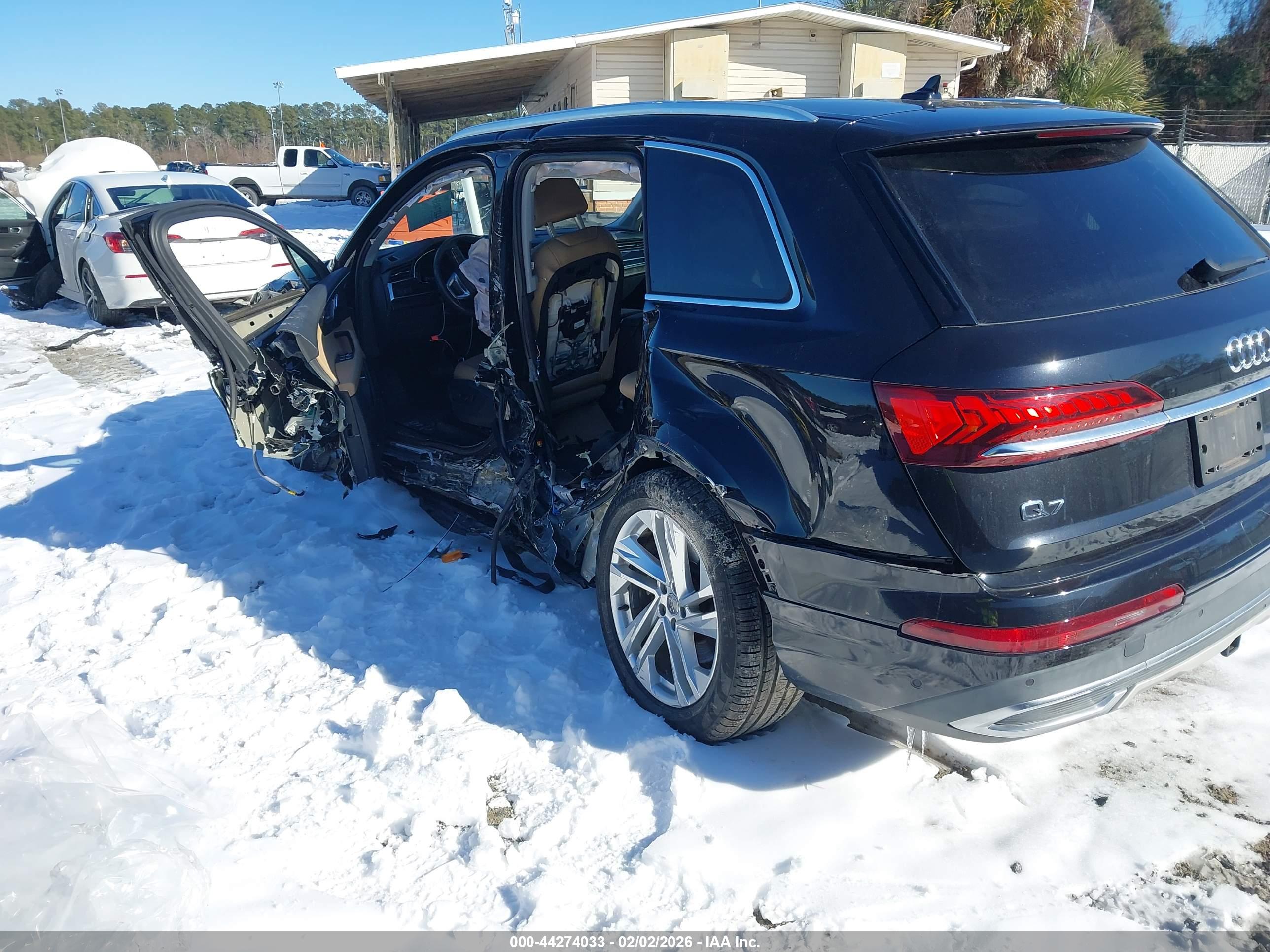 AUDI Q7 image 3