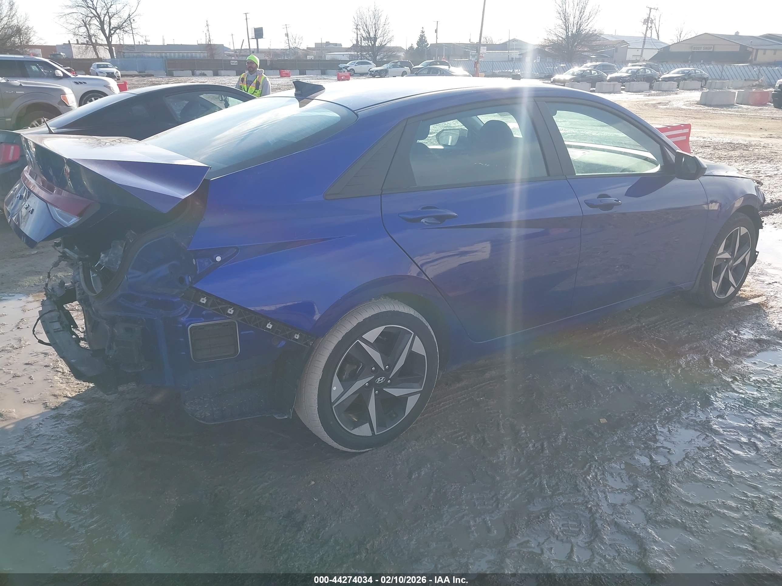 HYUNDAI ELANTRA image 4
