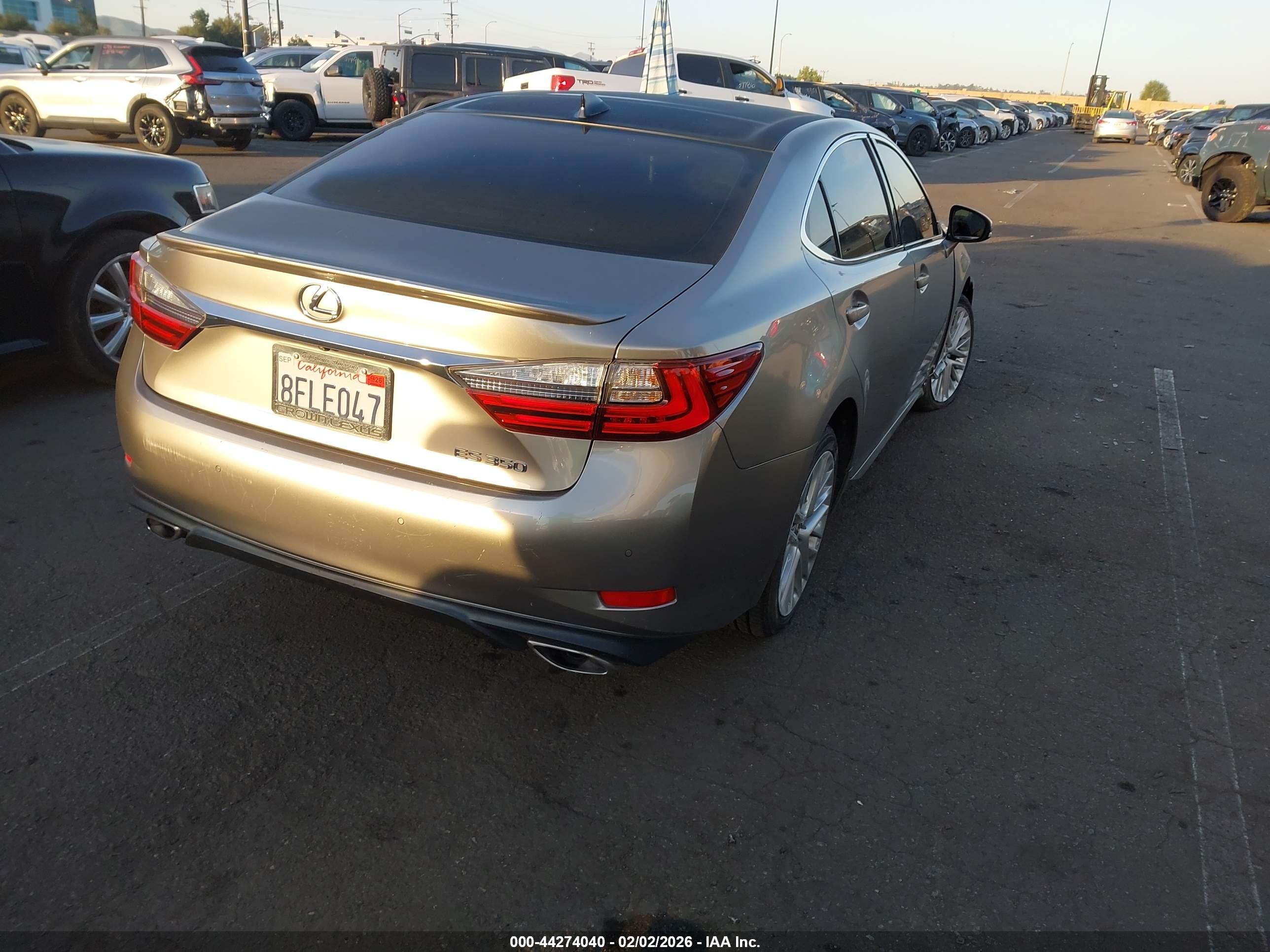 LEXUS ES image 4