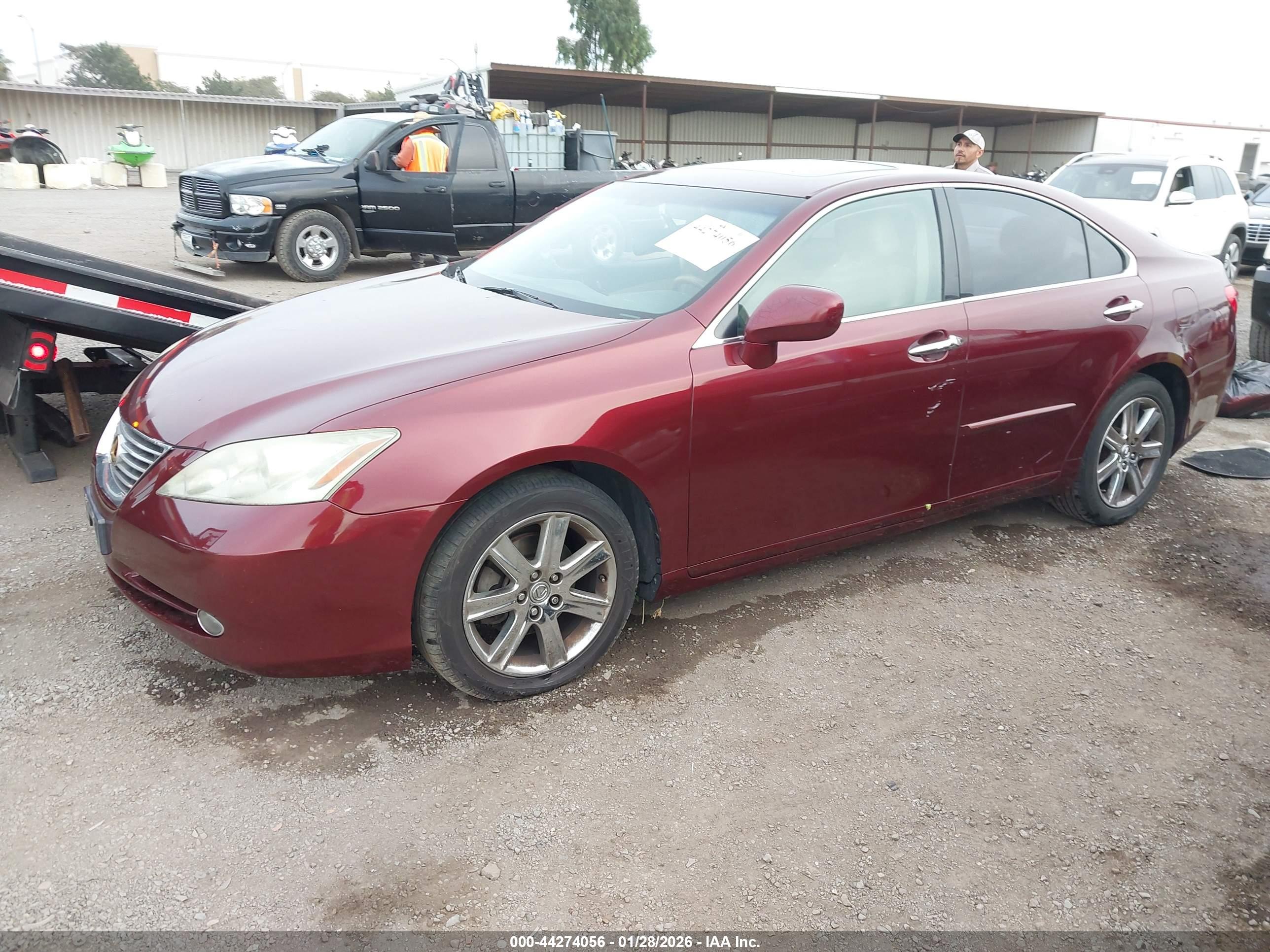 LEXUS ES image 2
