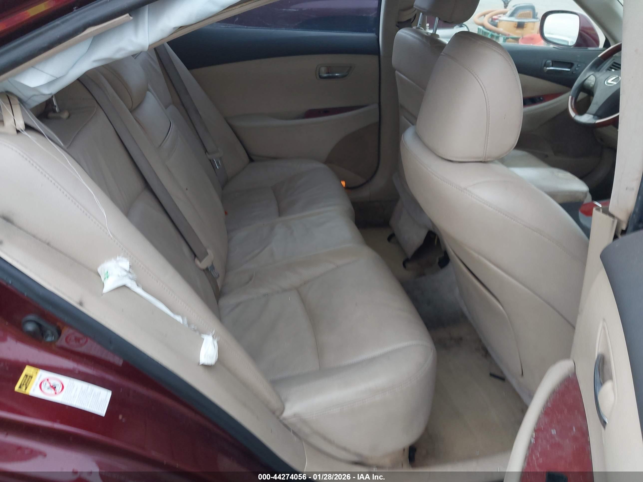 LEXUS ES image 8