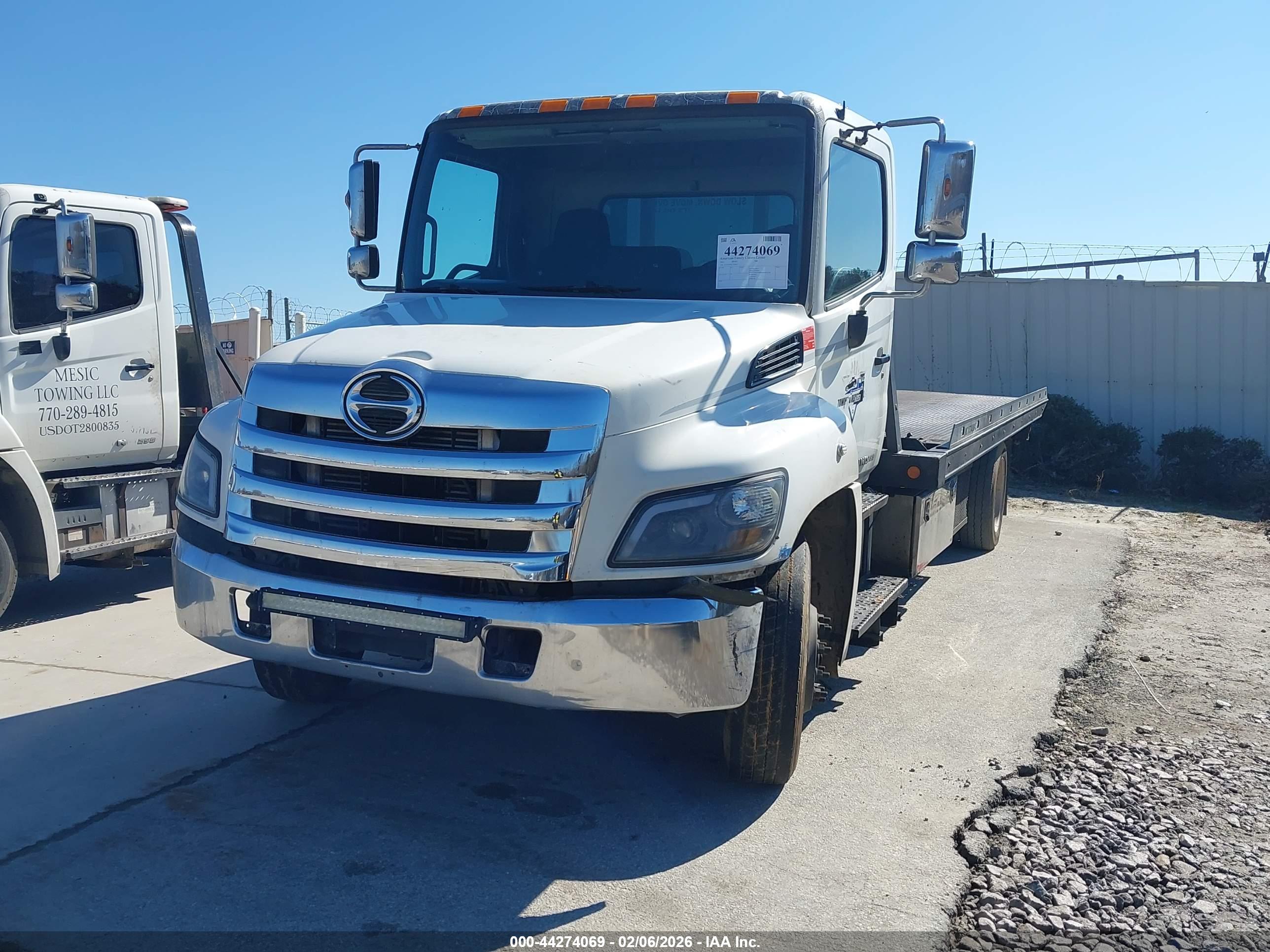 HINO 268 image 2