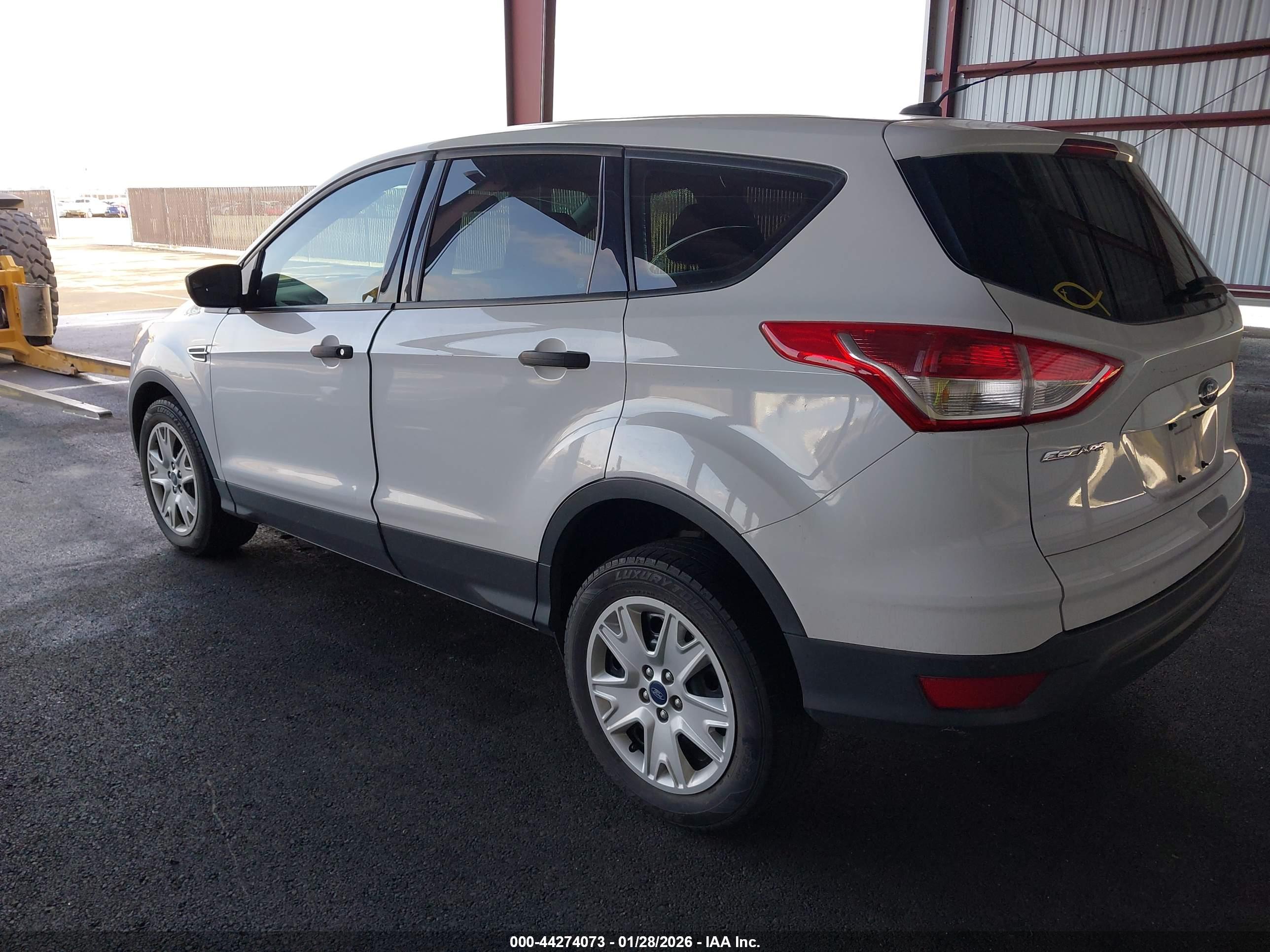 FORD ESCAPE image 3